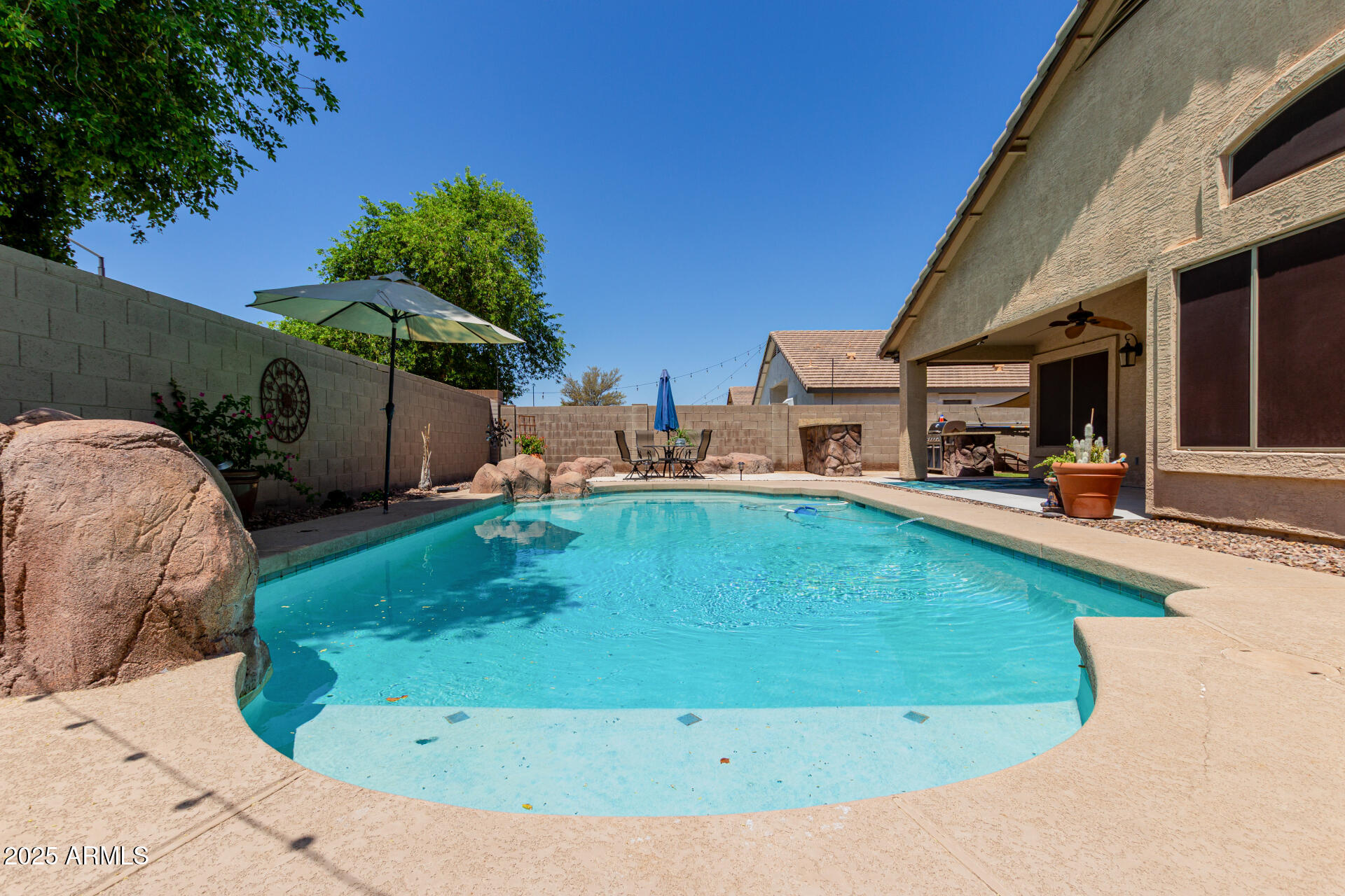 3961 E THORNTON Avenue