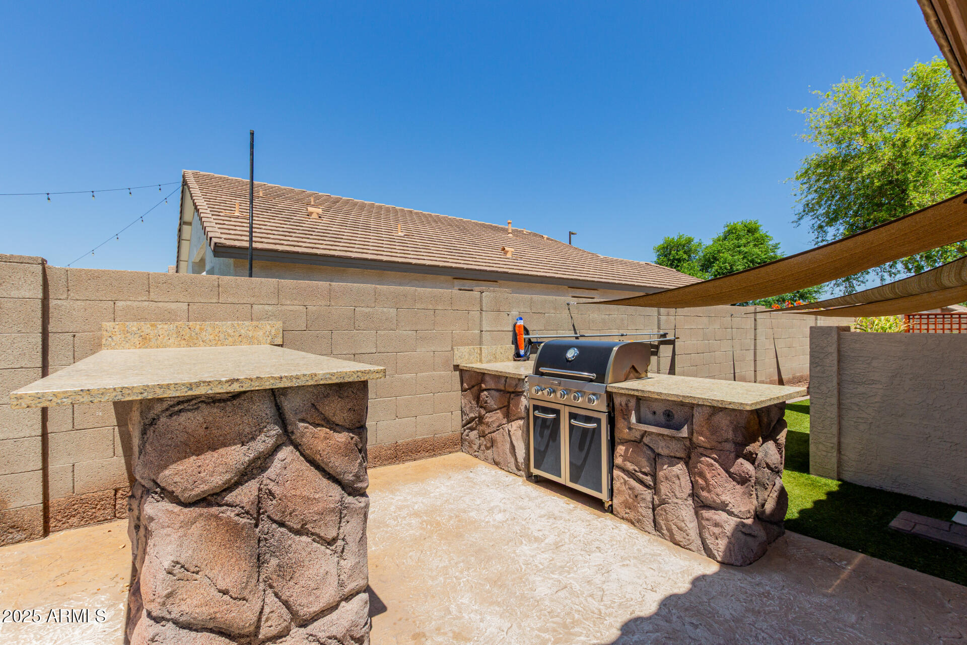 3961 E THORNTON Avenue