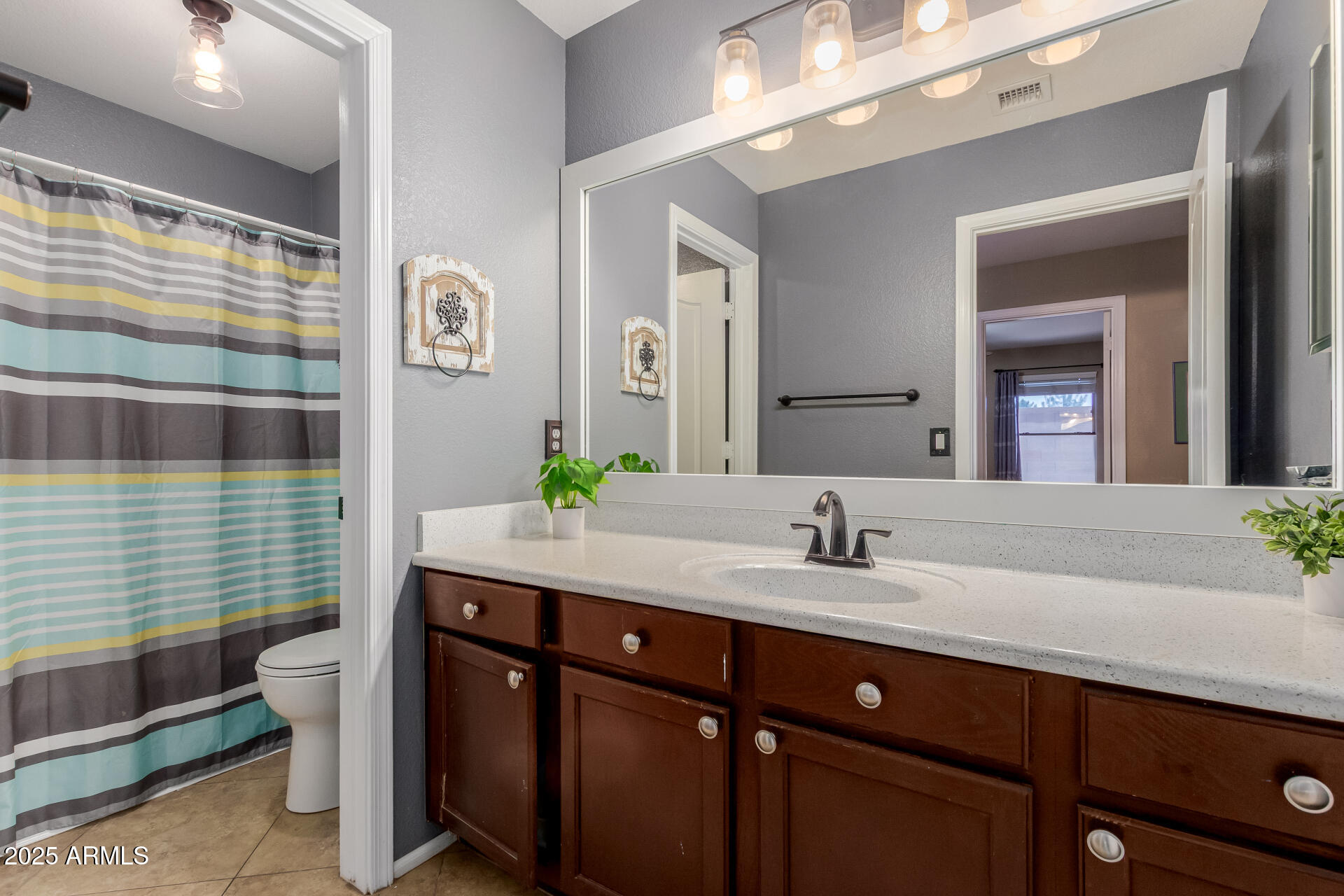 3961 E THORNTON Avenue