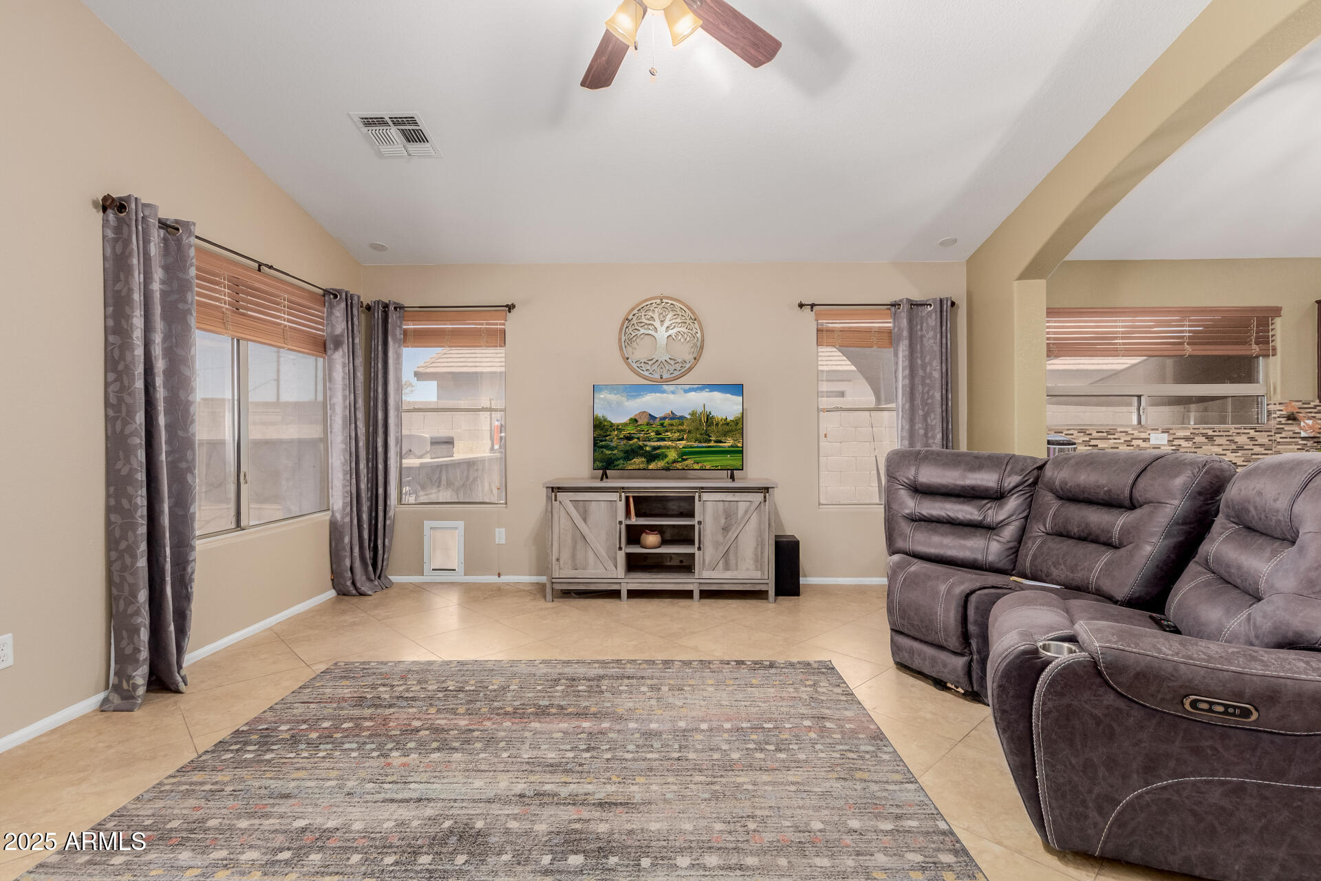 3961 E THORNTON Avenue