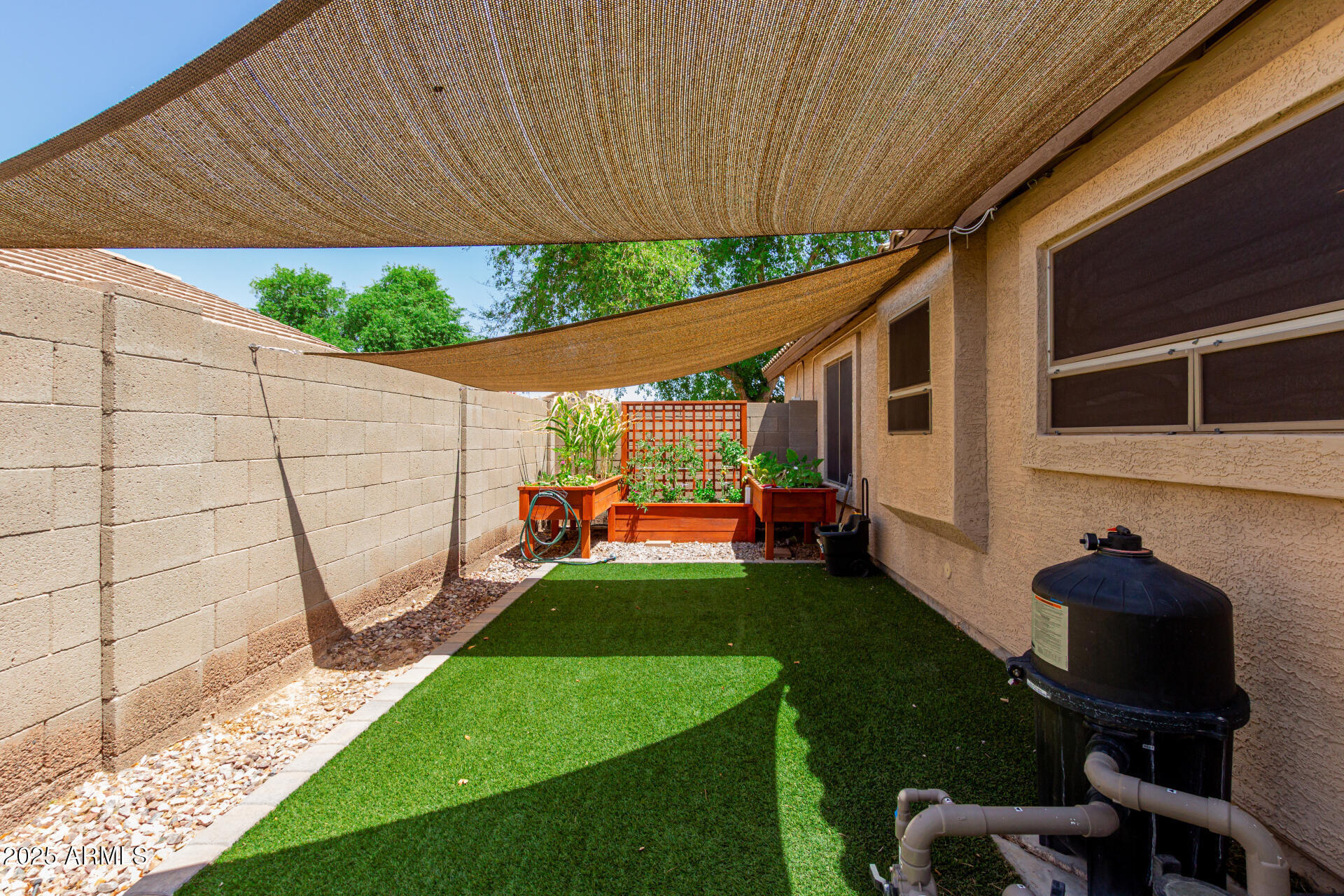 3961 E THORNTON Avenue