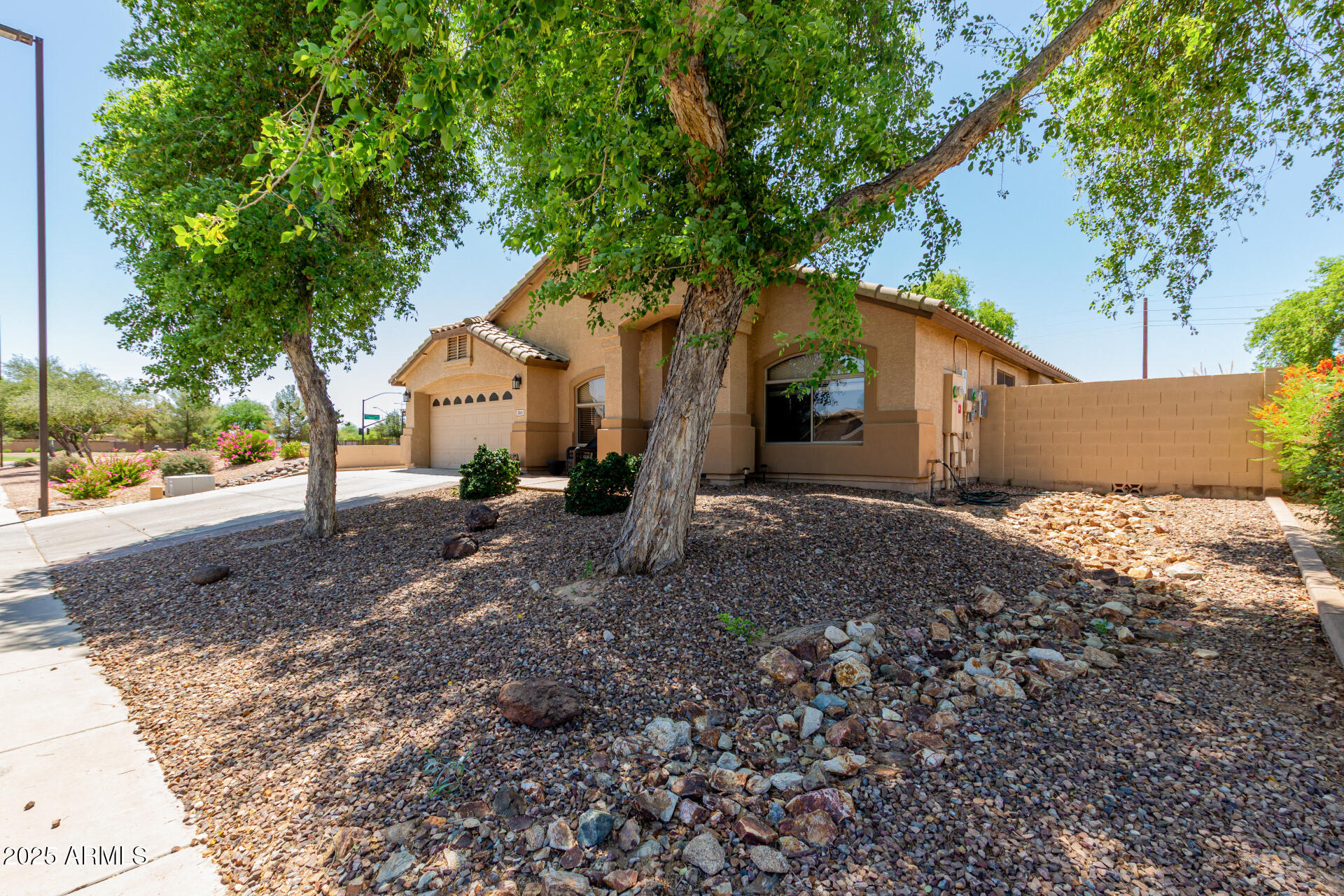 3961 E THORNTON Avenue