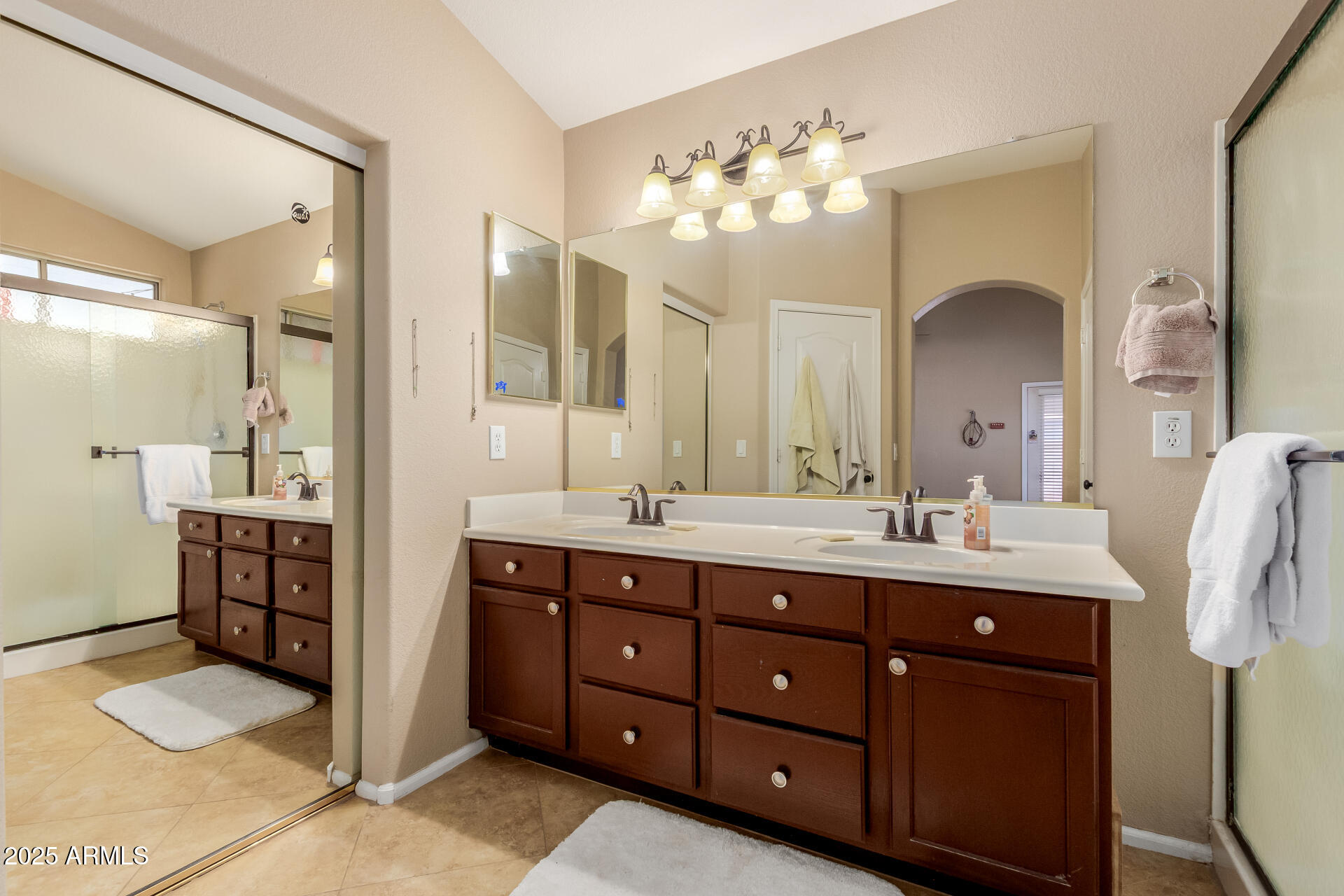 3961 E THORNTON Avenue