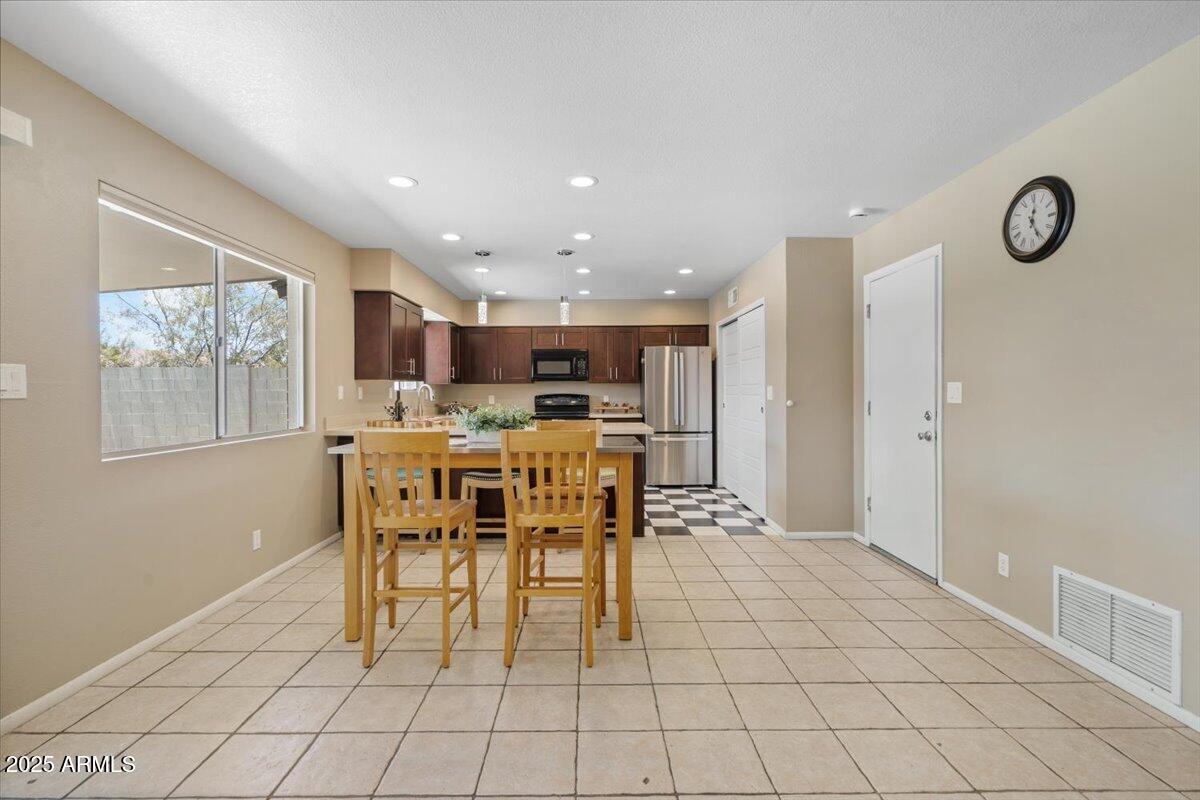 1235 W 12TH Place