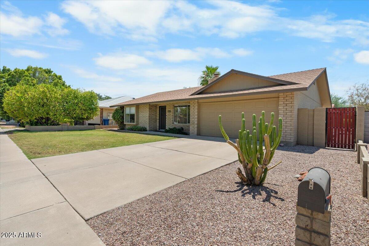 1235 W 12TH Place