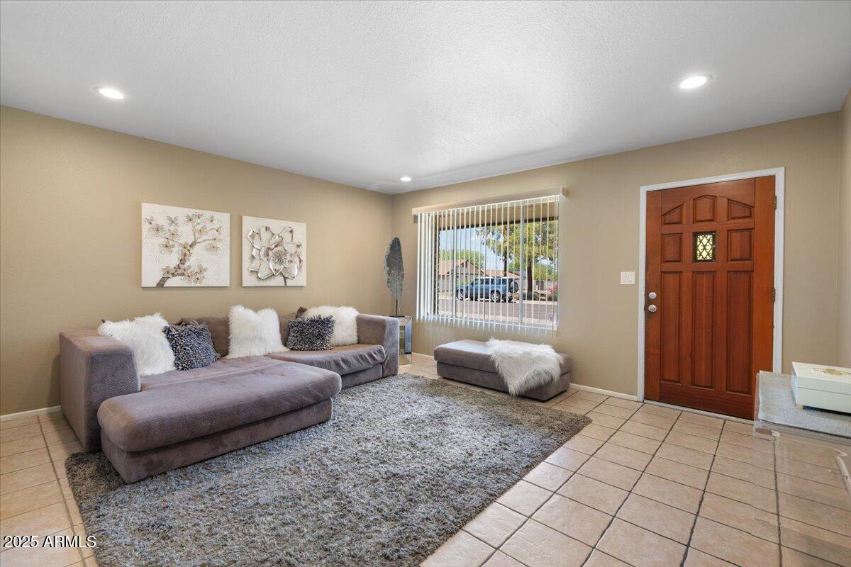 1235 W 12TH Place