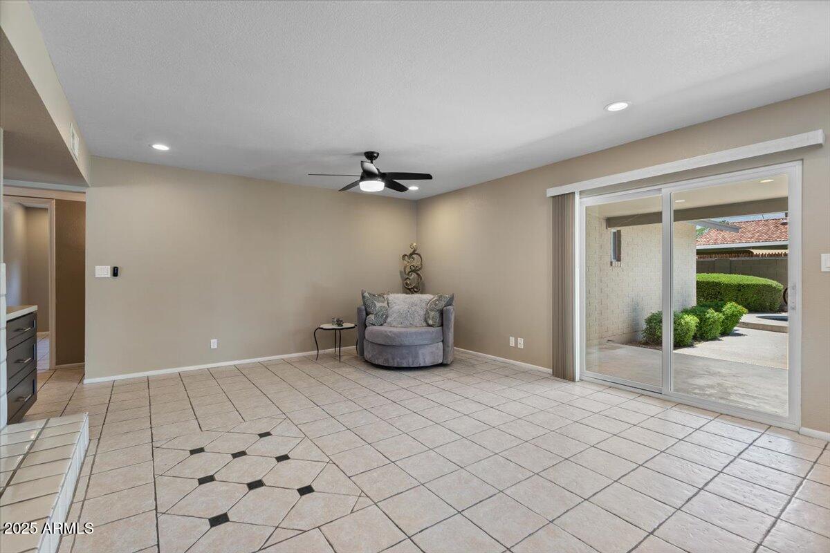 1235 W 12TH Place