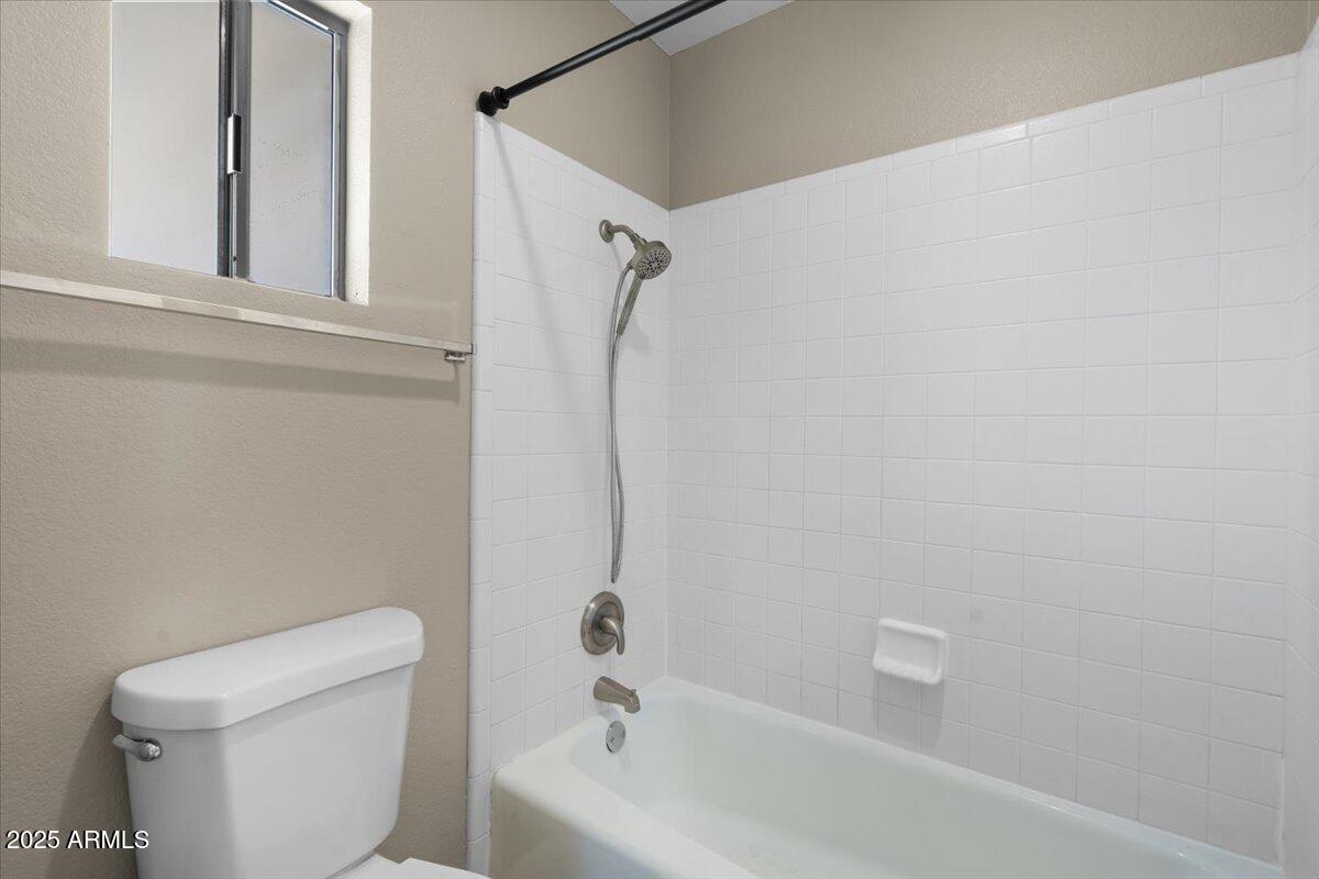 1235 W 12TH Place