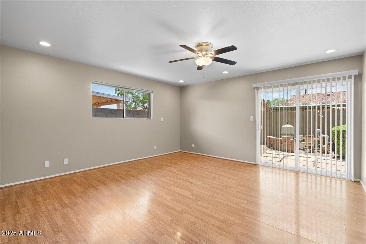 1235 W 12TH Place