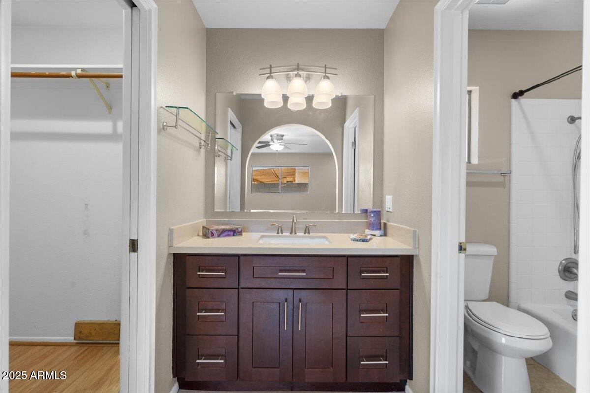 1235 W 12TH Place