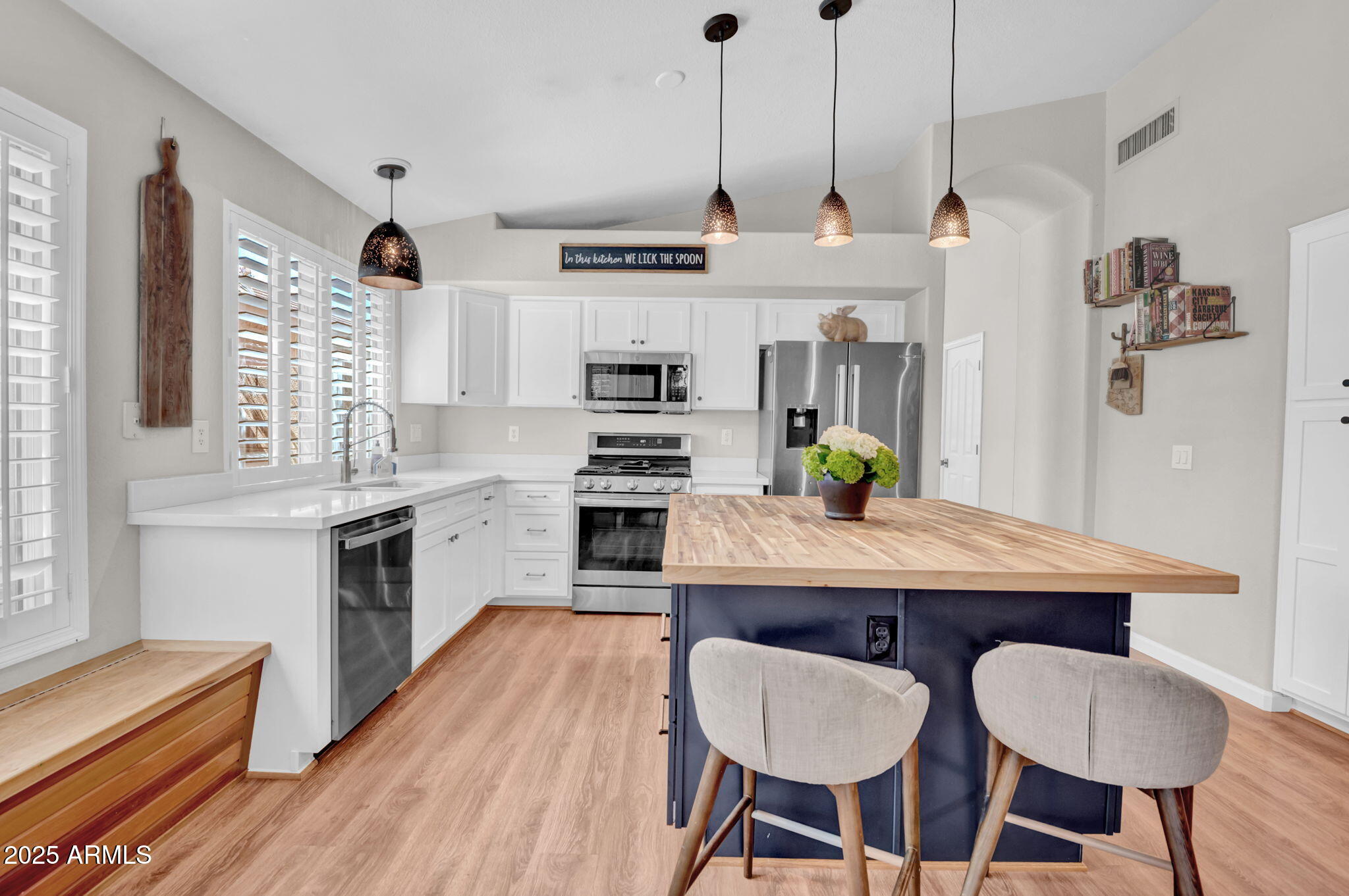 4350 E GATEWOOD Drive