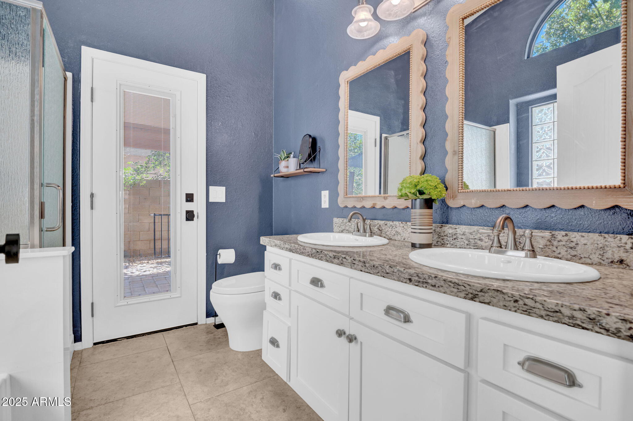 4350 E GATEWOOD Drive