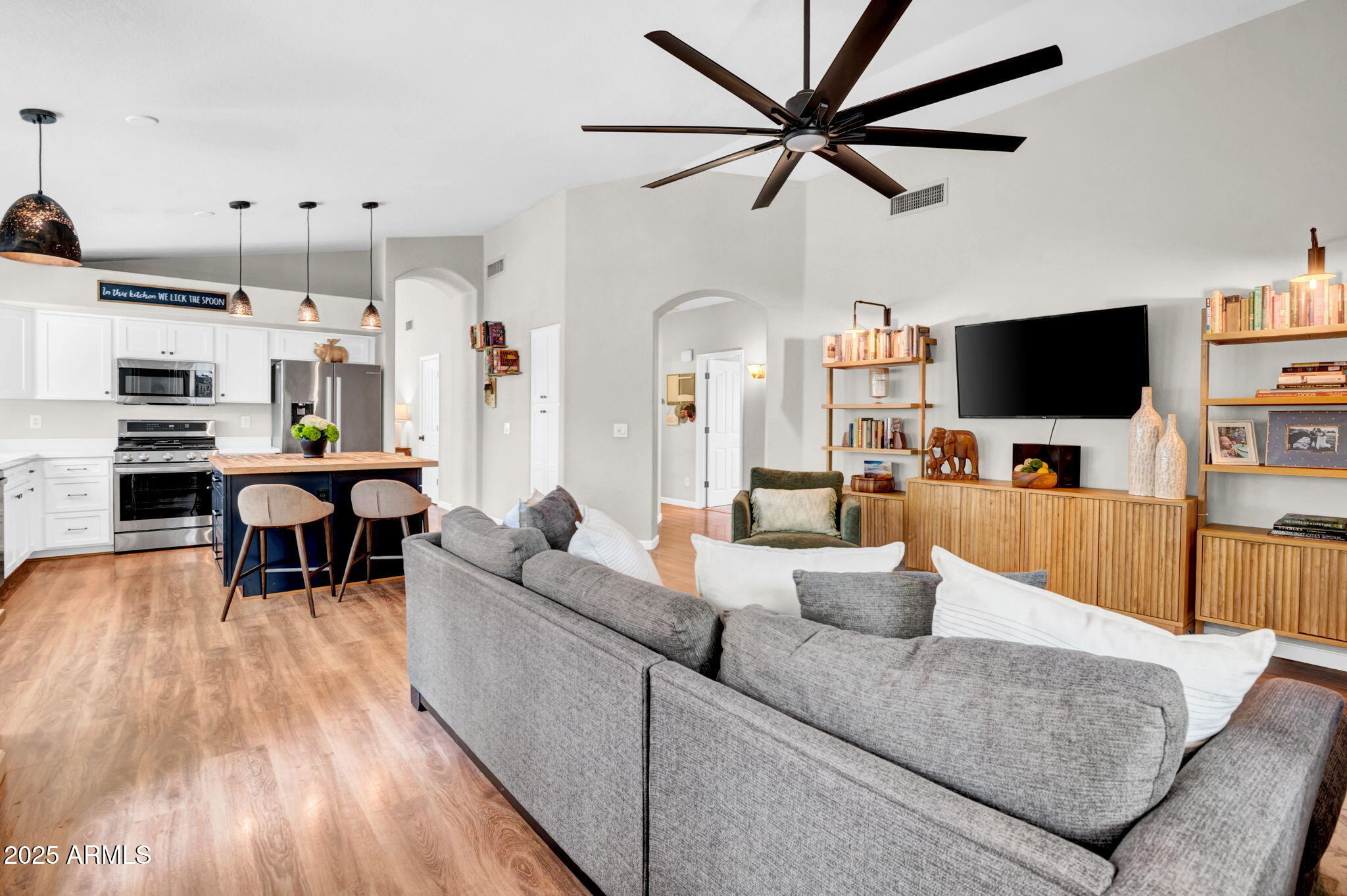 4350 E GATEWOOD Drive