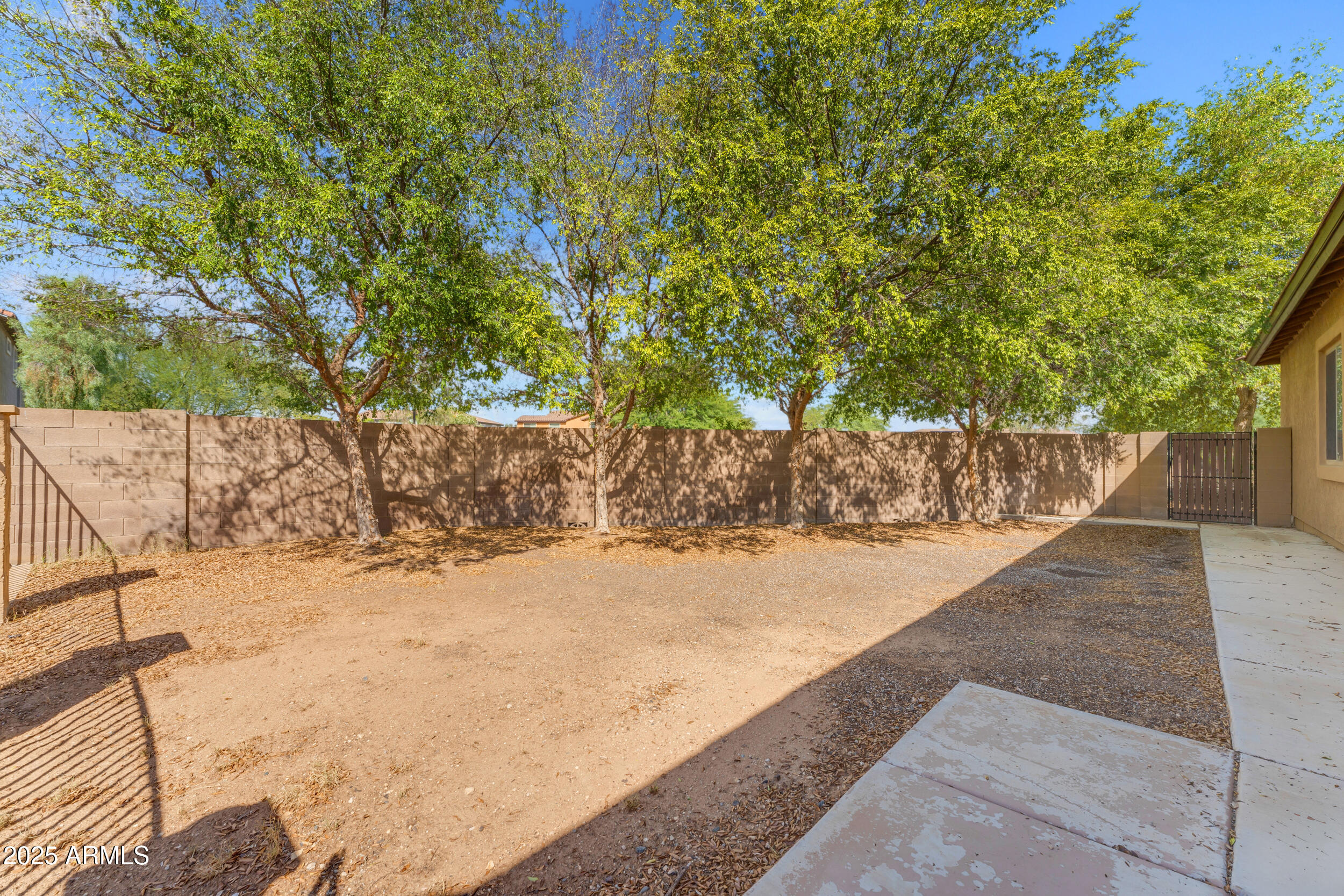 18206 W LISBON Lane