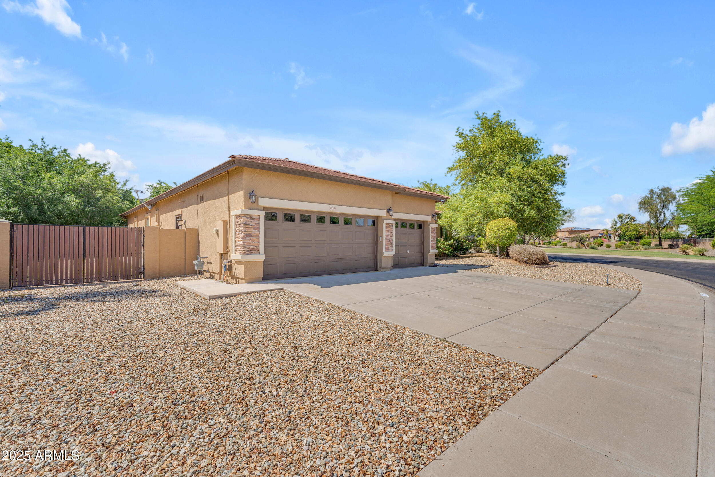 18206 W LISBON Lane