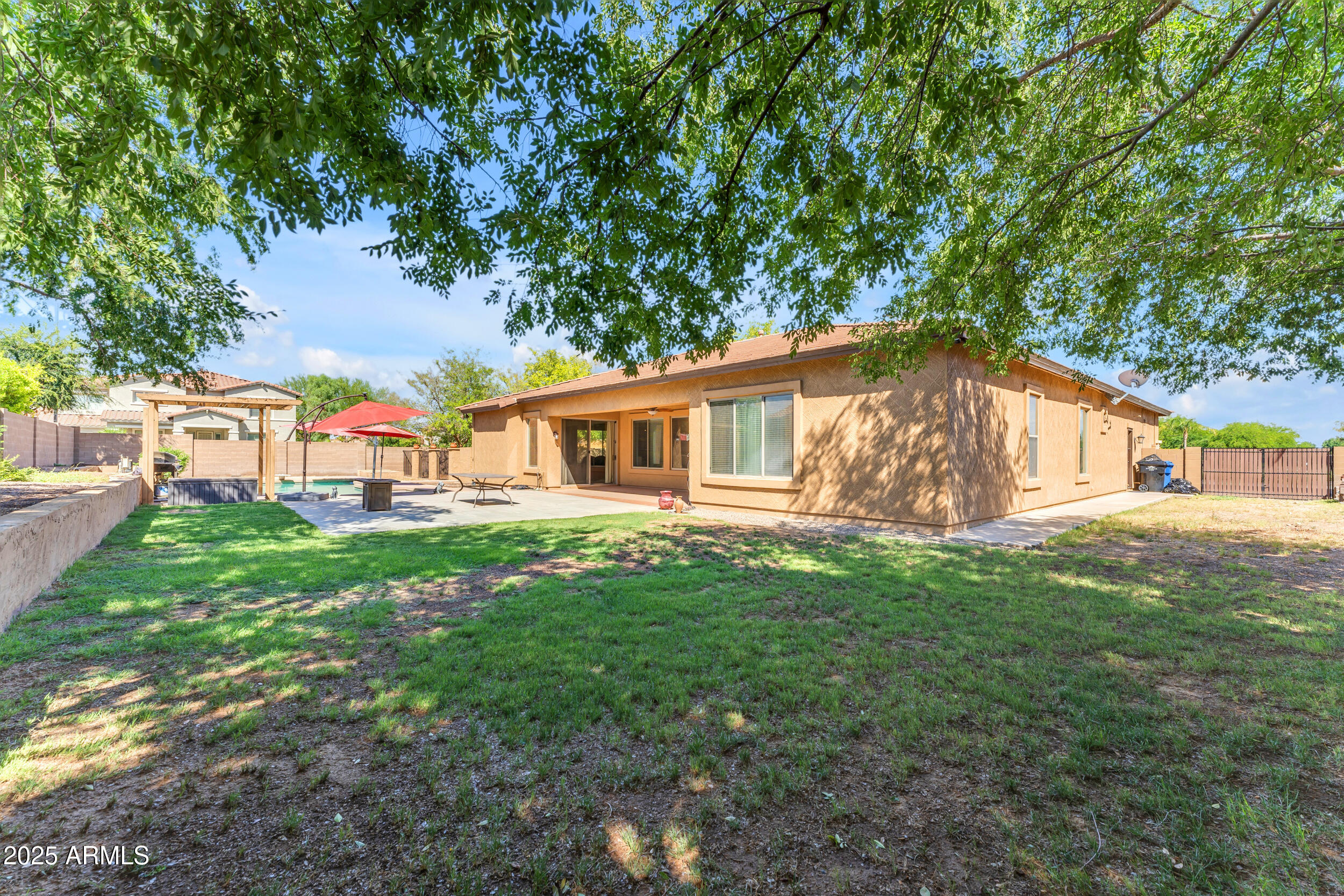 18206 W LISBON Lane