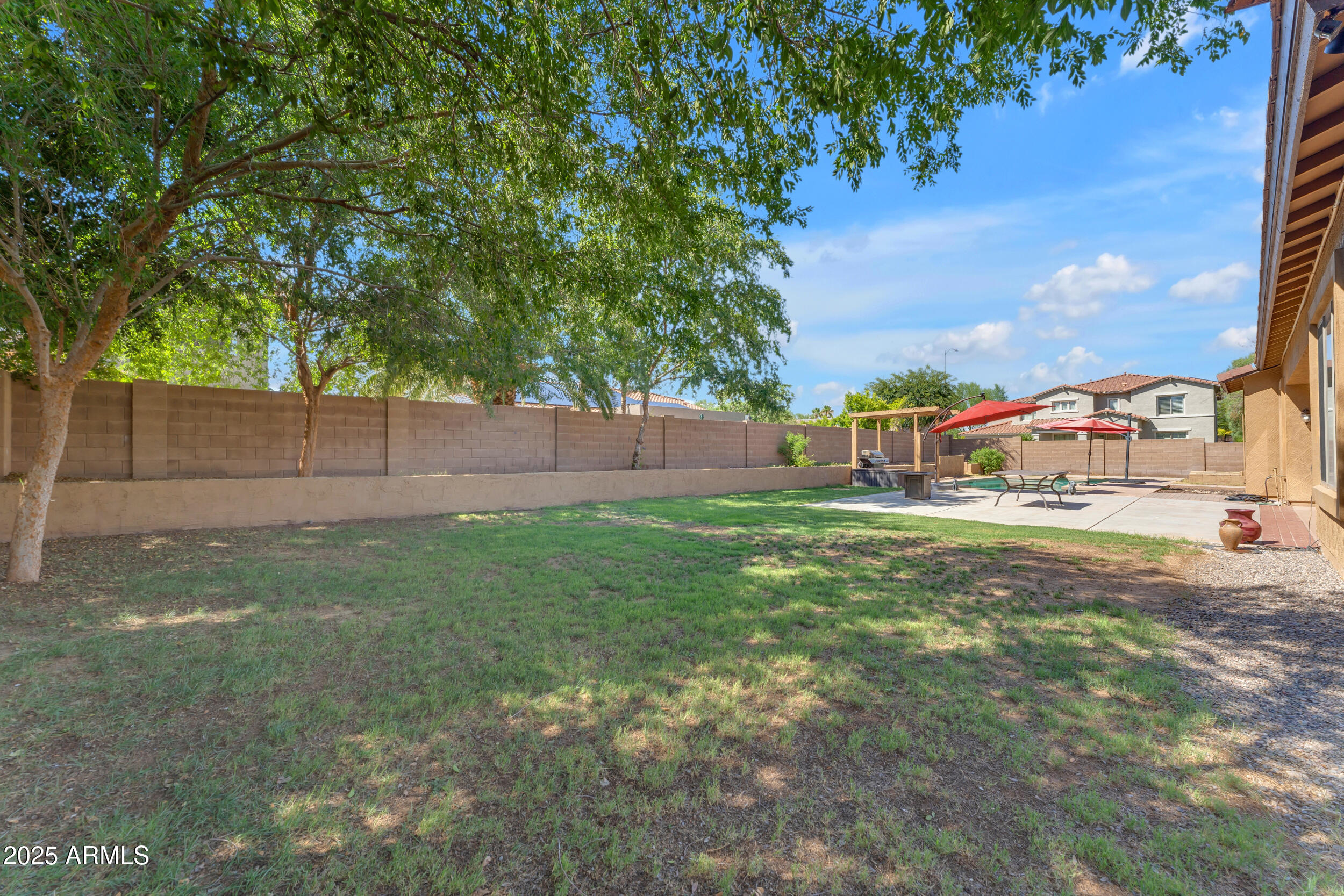 18206 W LISBON Lane