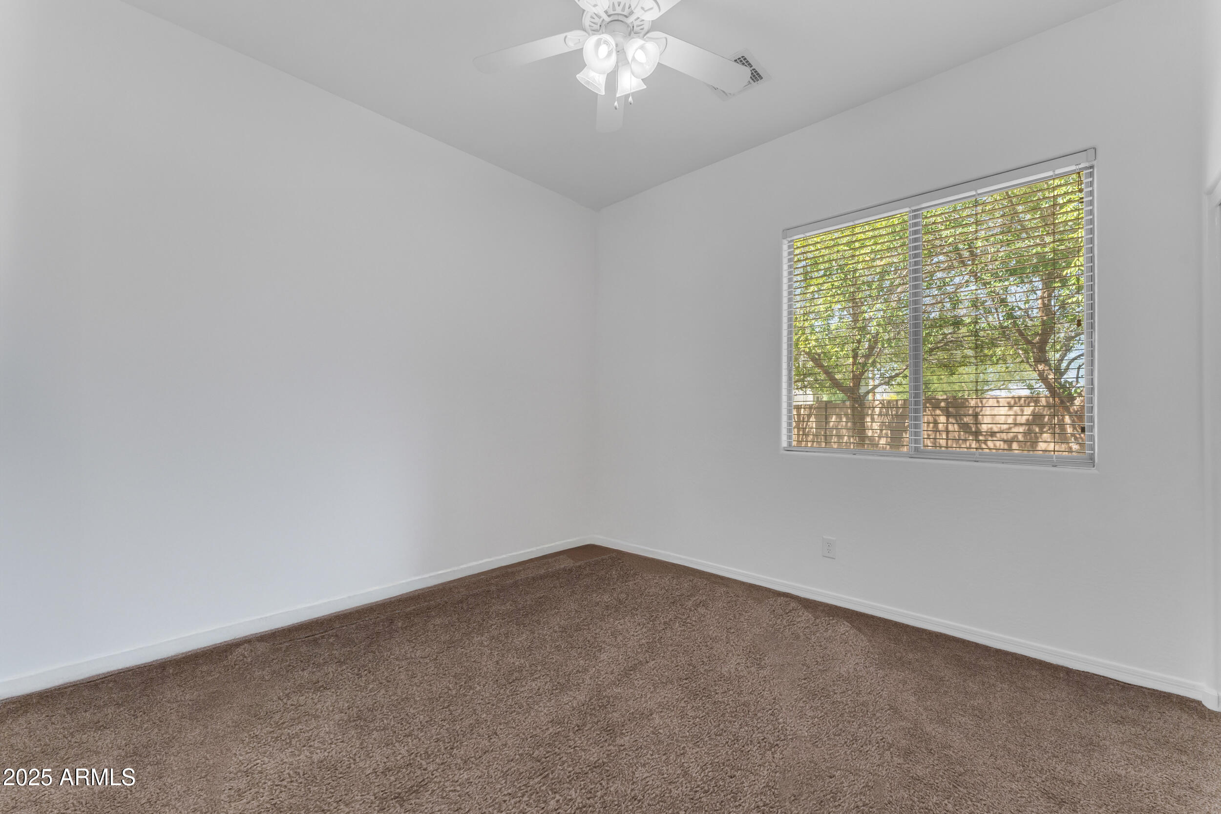18206 W LISBON Lane