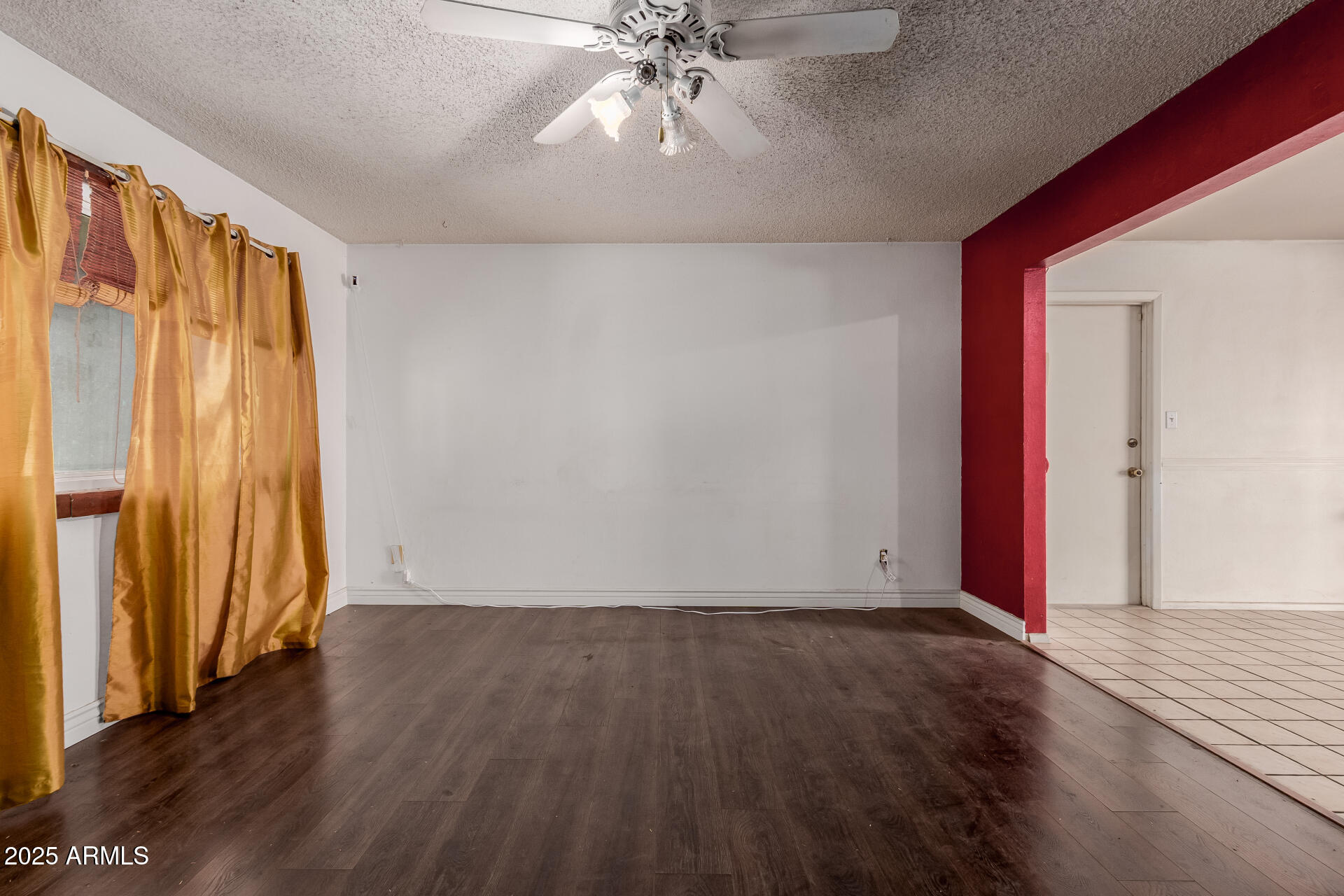 3226 W GROVERS Avenue