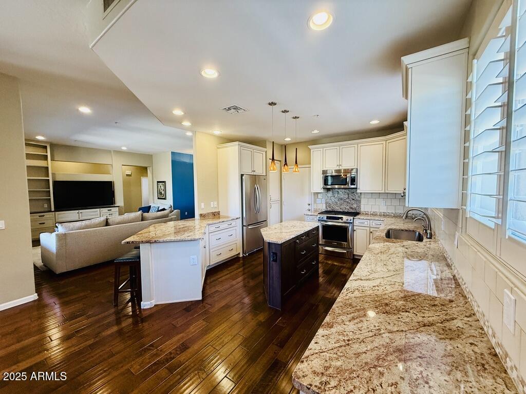 10572 E AUTUMN SAGE Drive
