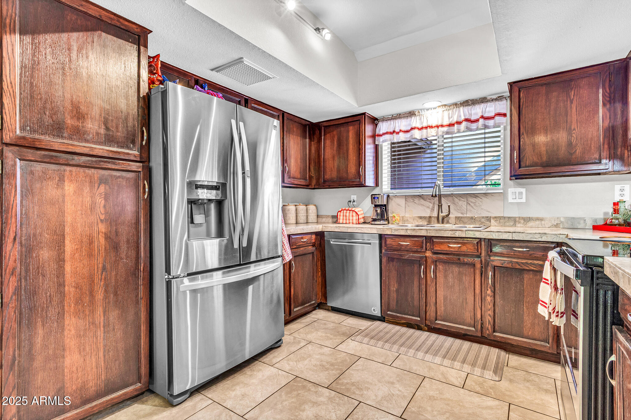 6055 E HANNIBAL Street