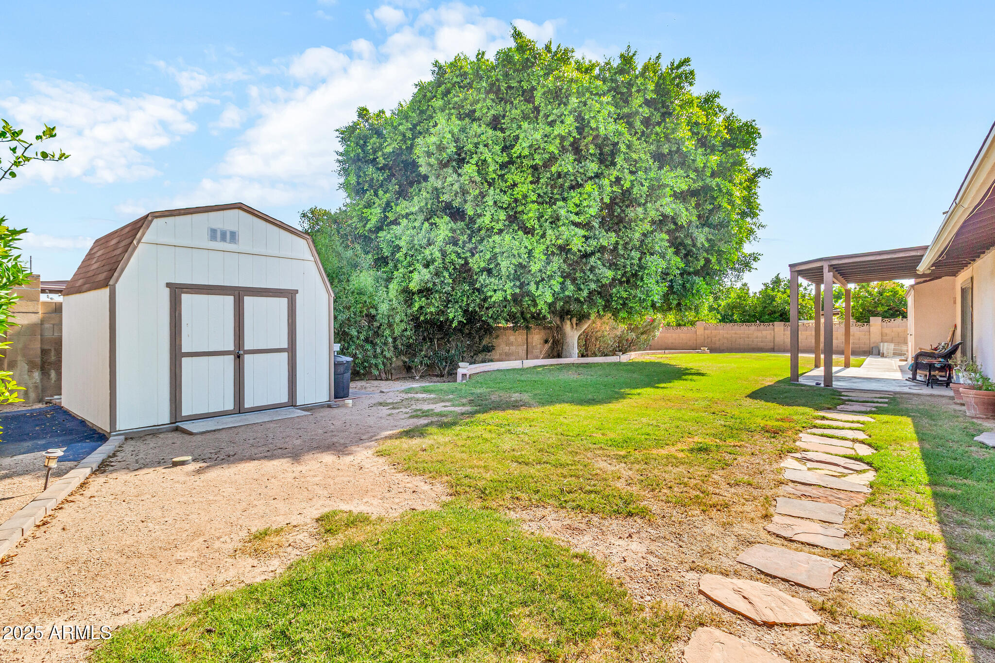 6055 E HANNIBAL Street