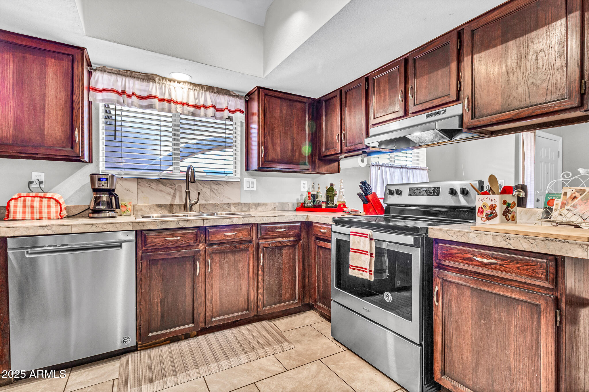 6055 E HANNIBAL Street