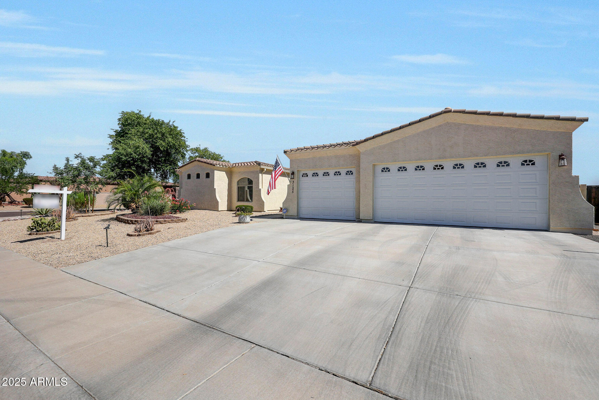 3125 W DESERT Lane