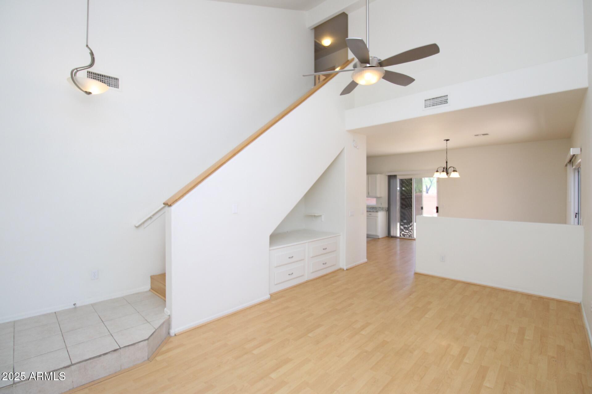 17606 N 17TH Place, 1096