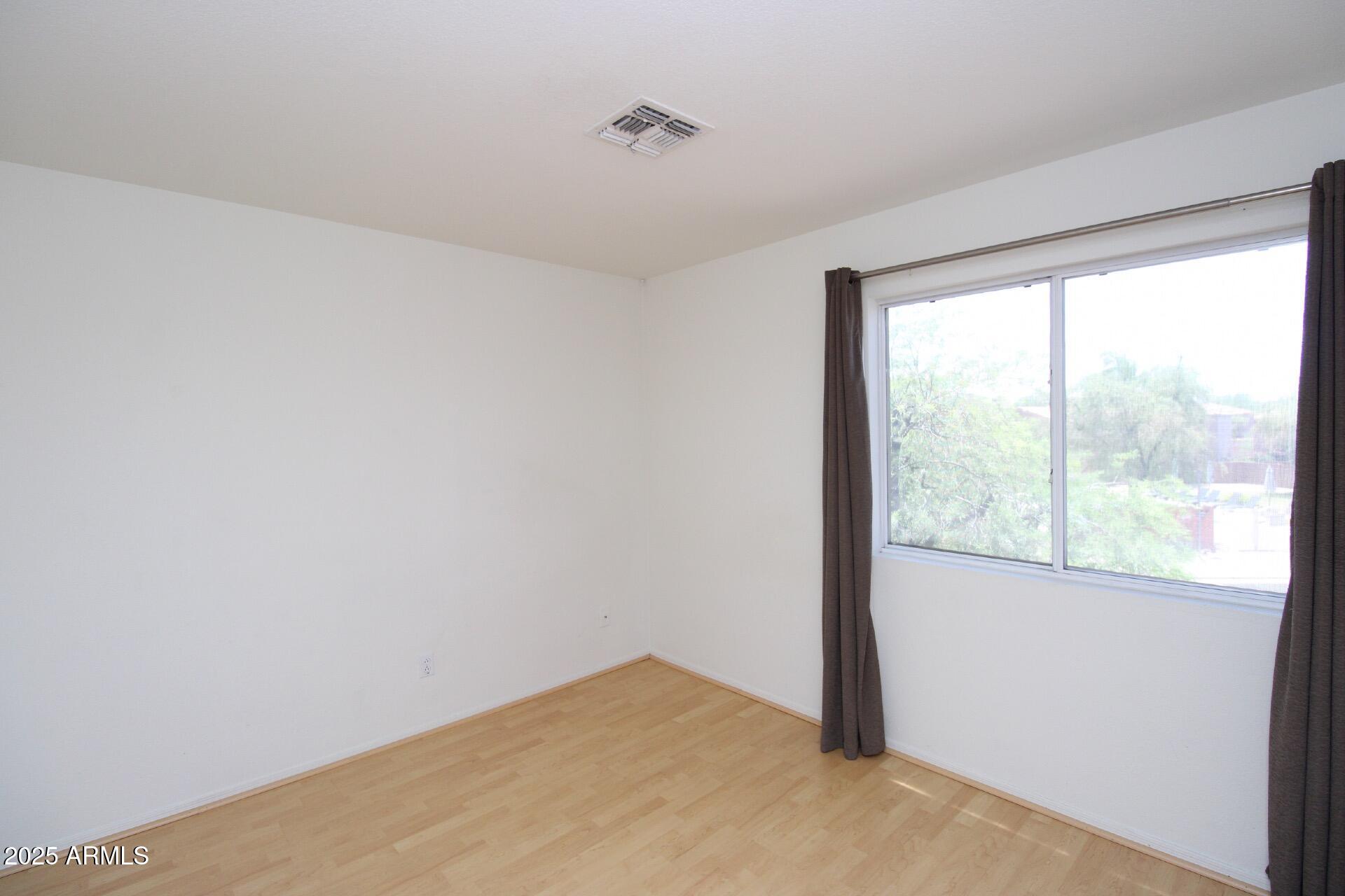 17606 N 17TH Place, 1096