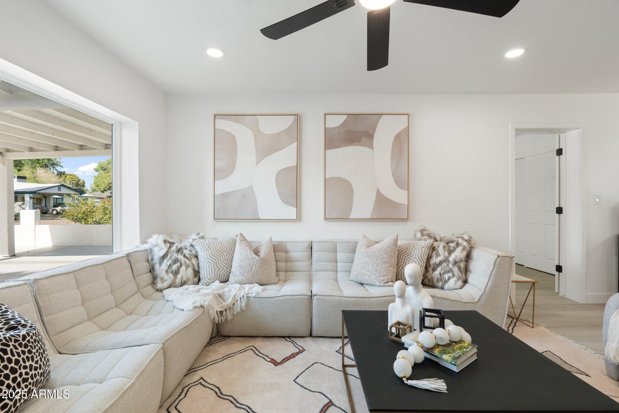 1535 W BERRIDGE Lane