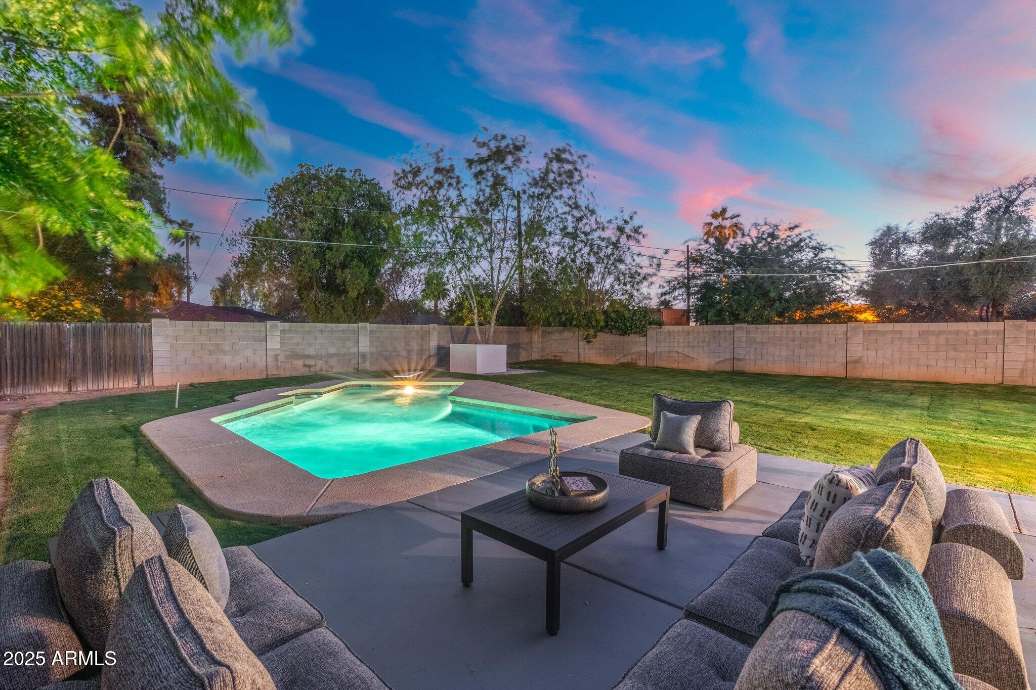 1535 W BERRIDGE Lane