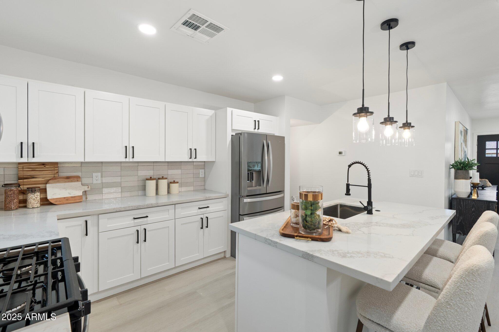 1535 W BERRIDGE Lane