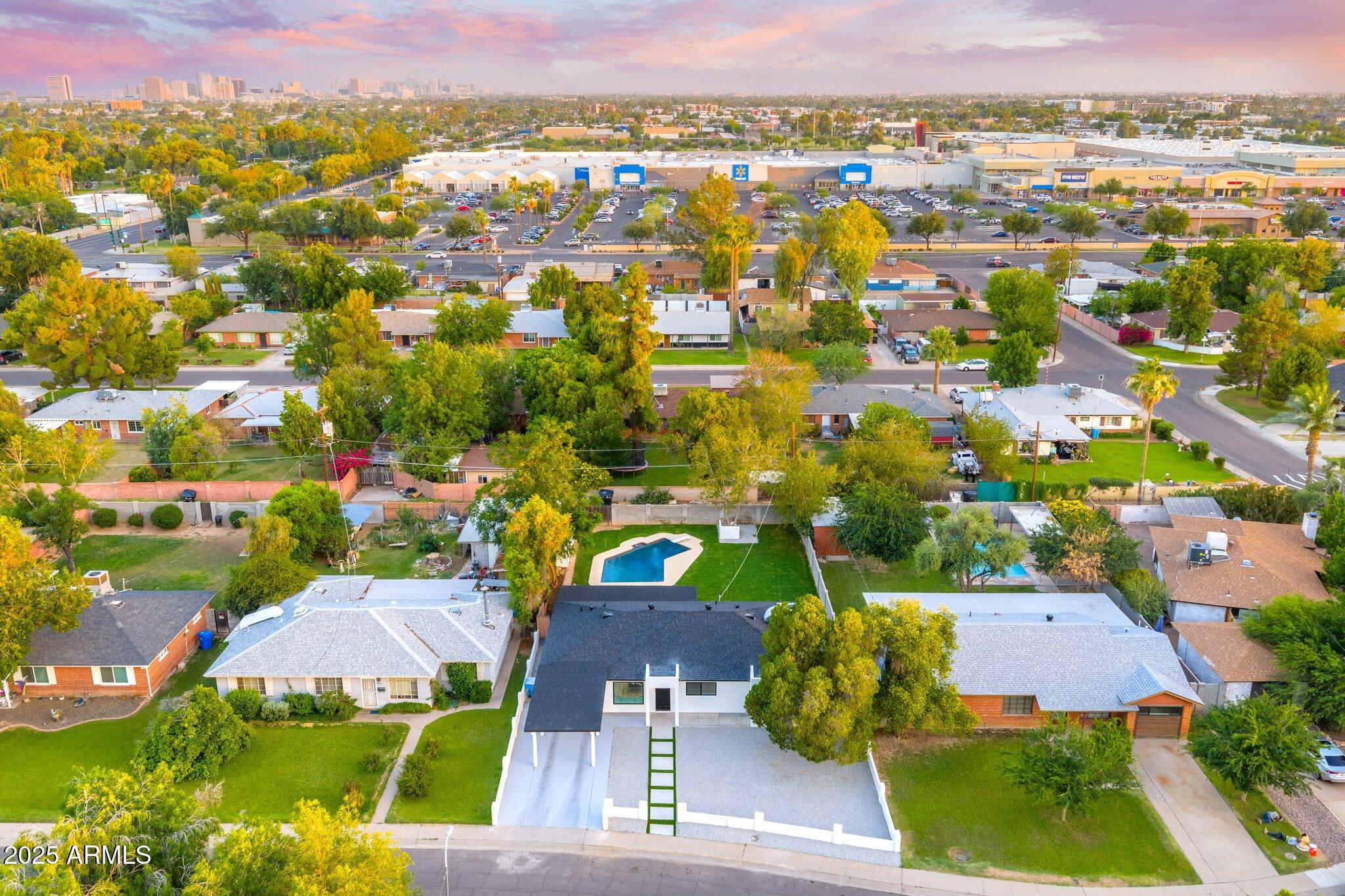 1535 W BERRIDGE Lane