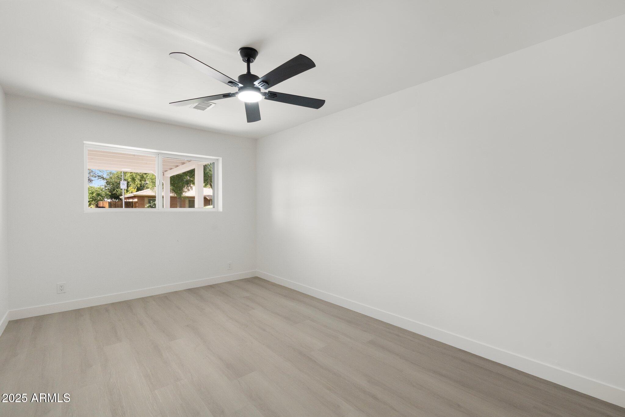 1535 W BERRIDGE Lane