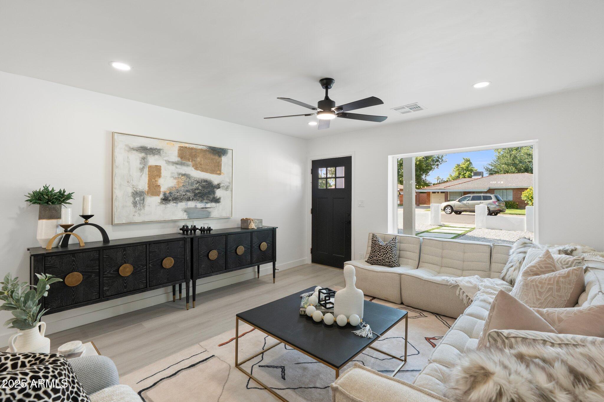 1535 W BERRIDGE Lane