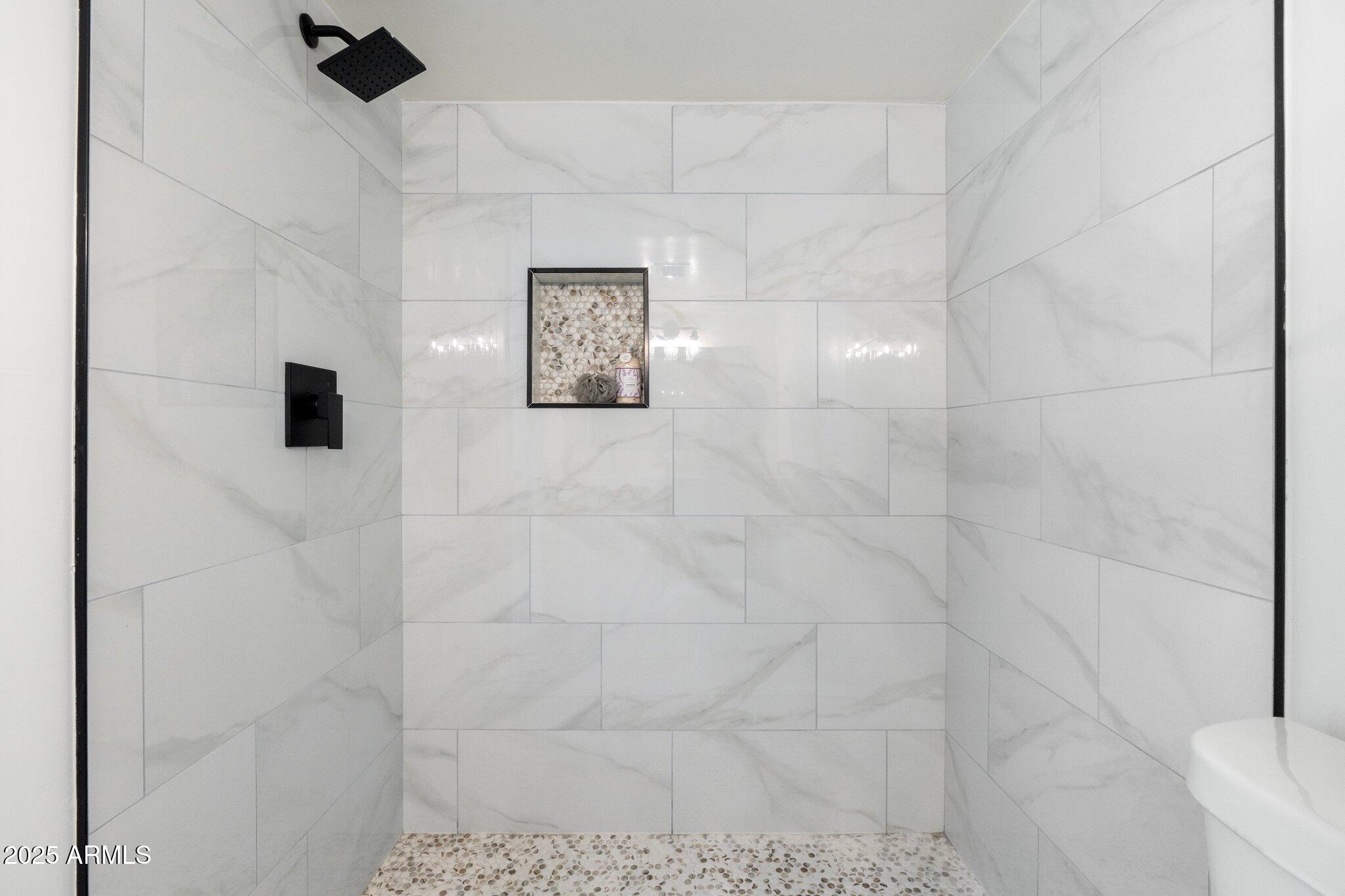 1535 W BERRIDGE Lane