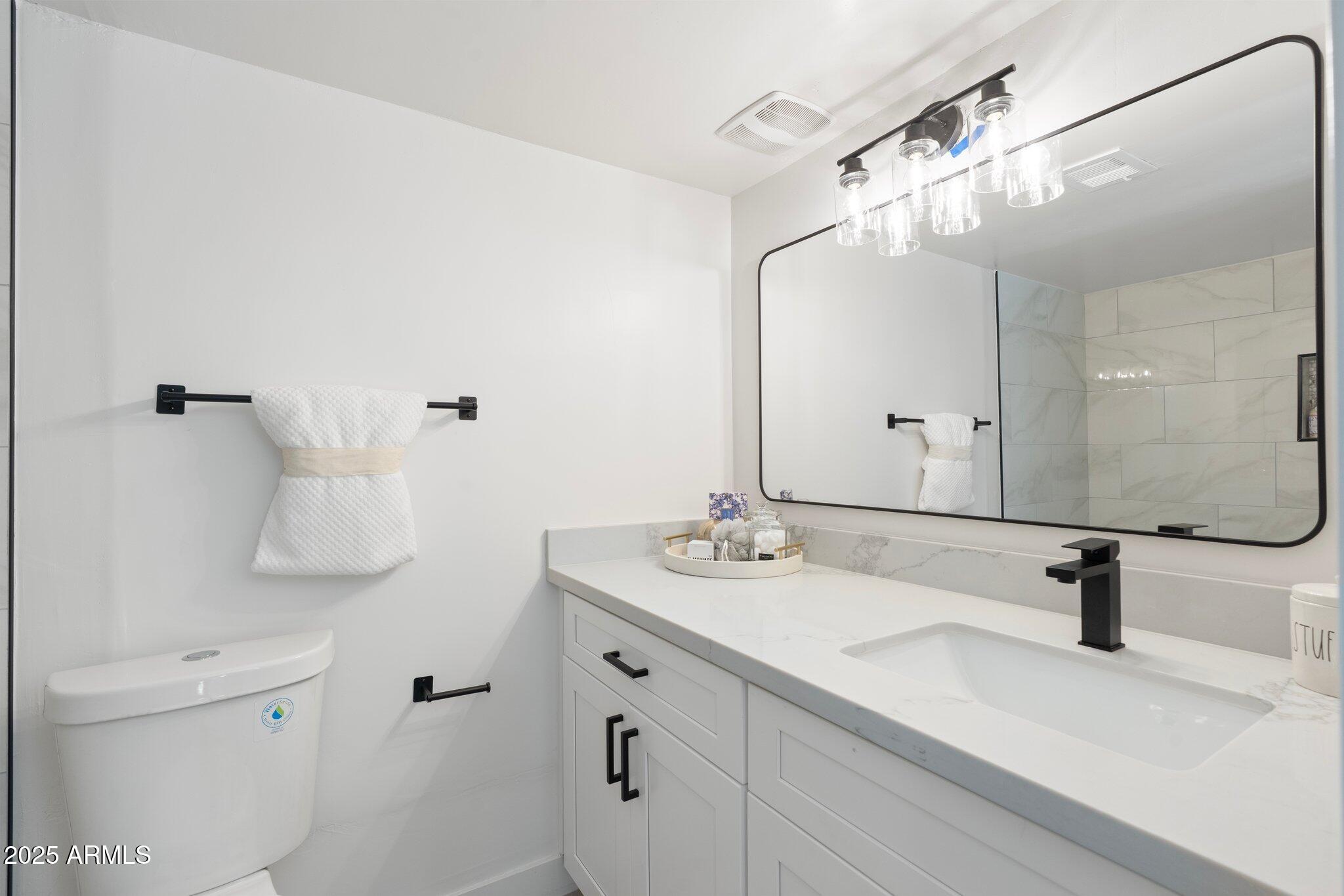 1535 W BERRIDGE Lane