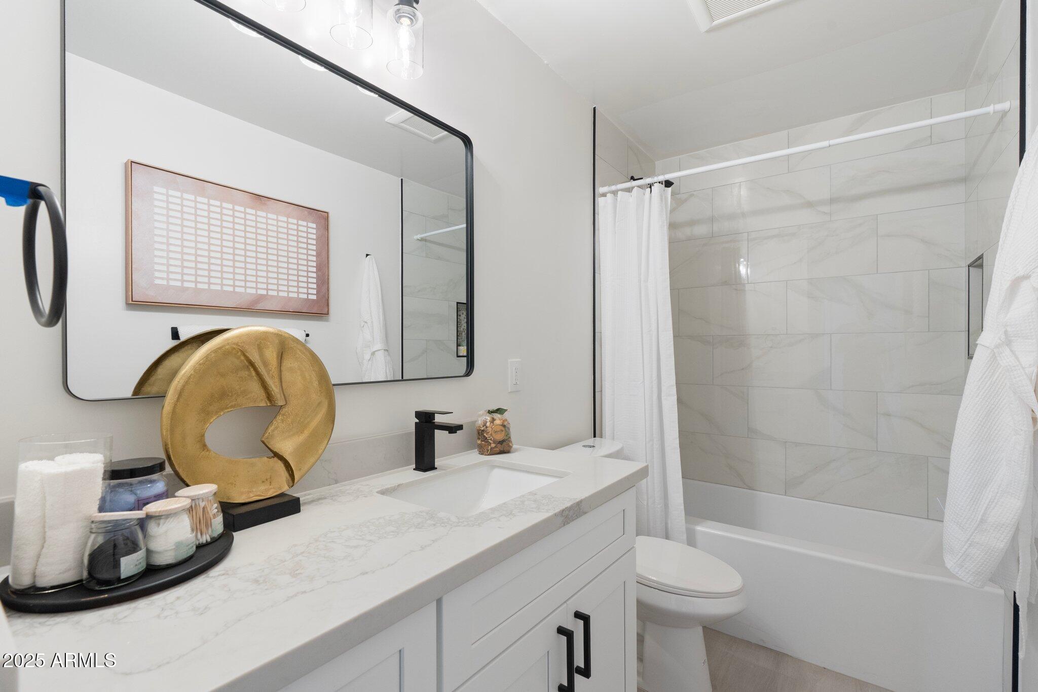 1535 W BERRIDGE Lane