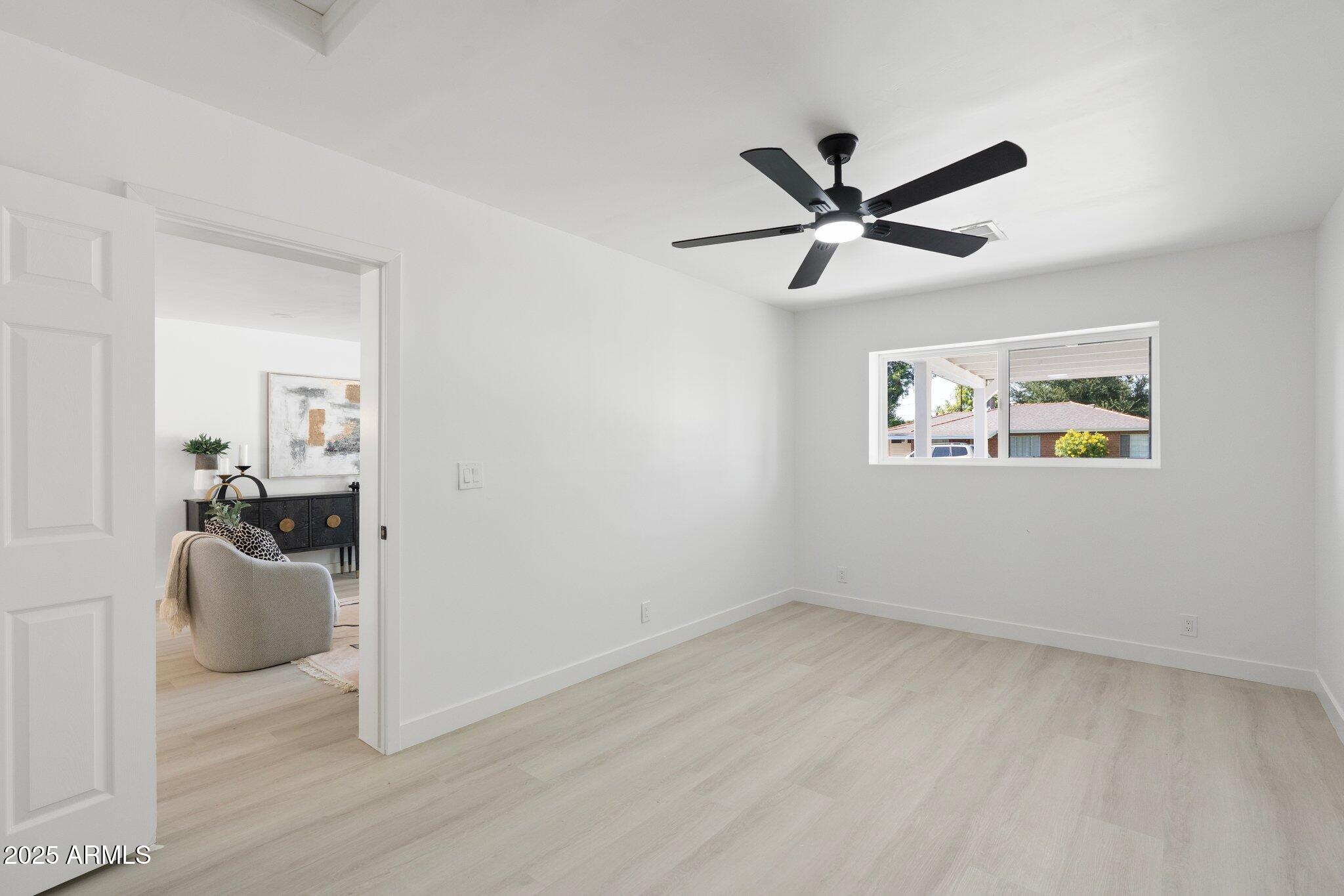 1535 W BERRIDGE Lane