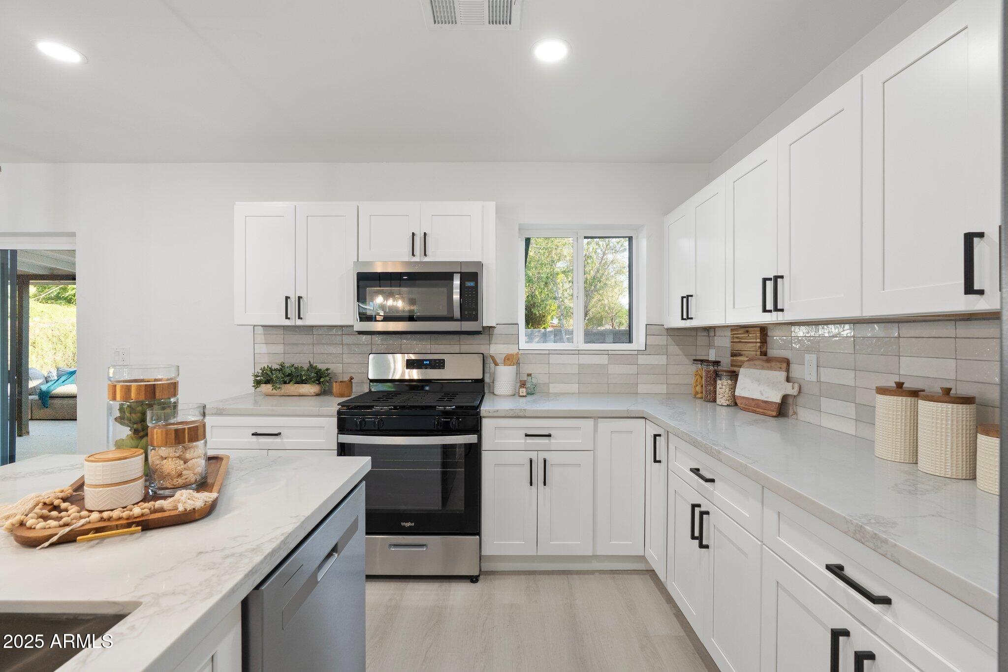 1535 W BERRIDGE Lane