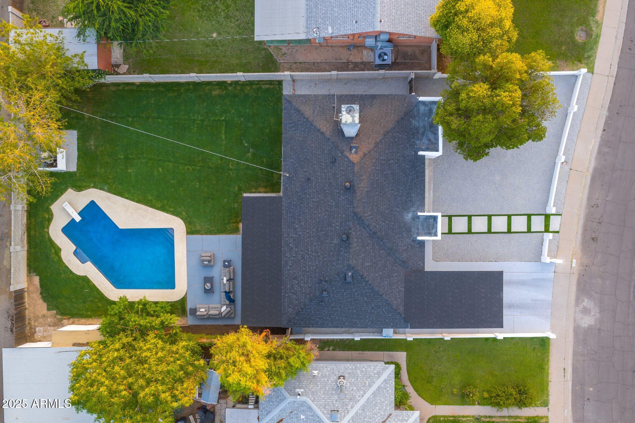 1535 W BERRIDGE Lane