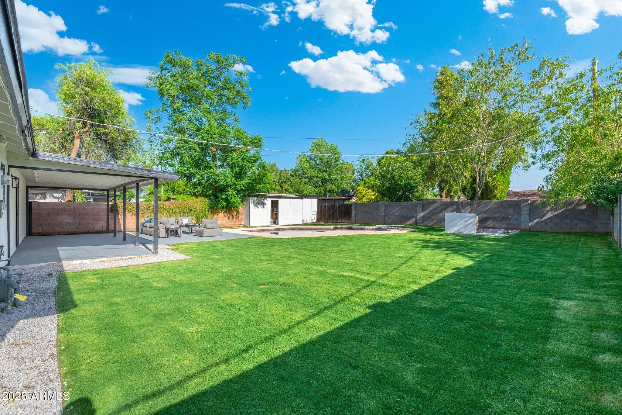 1535 W BERRIDGE Lane