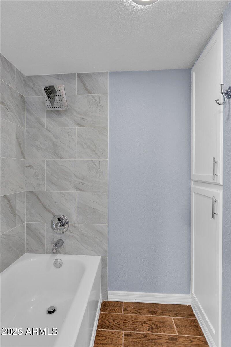 2954 N OREGON Street, 6