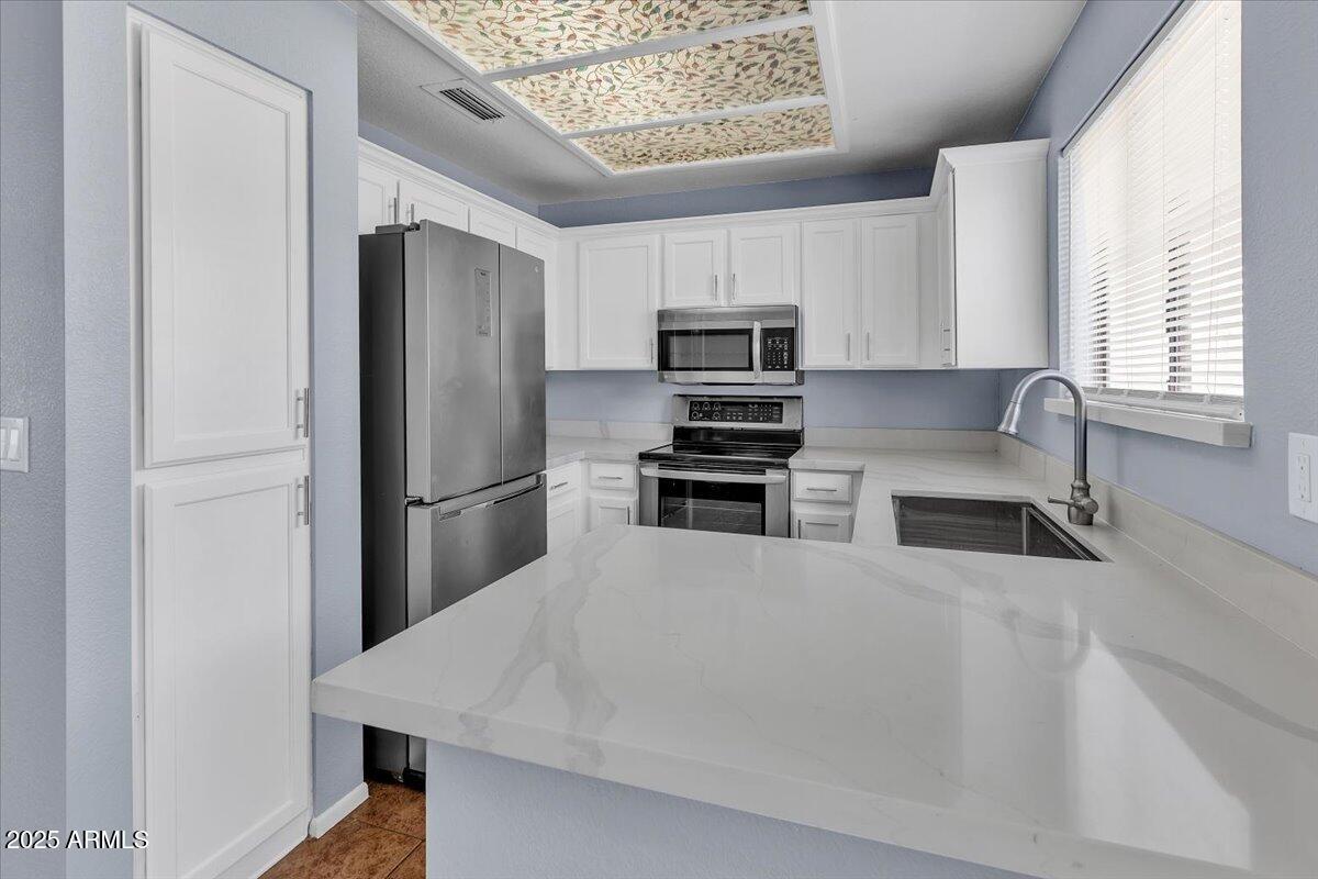 2954 N OREGON Street, 6