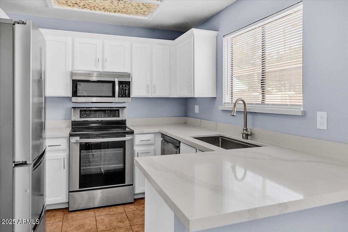 2954 N OREGON Street, 6