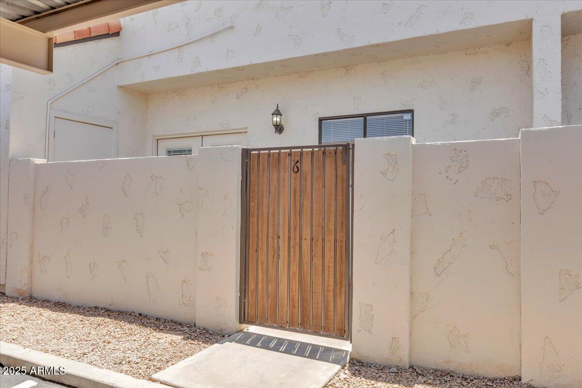 2954 N OREGON Street, 6