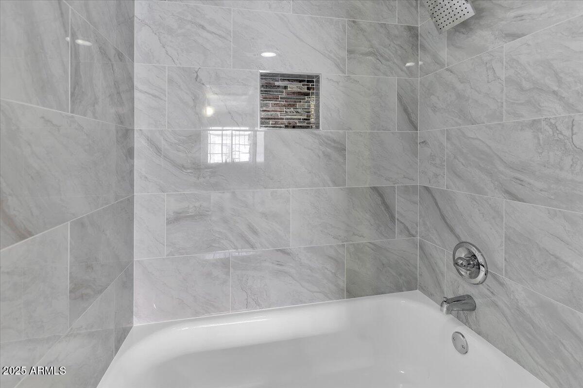 2954 N OREGON Street, 6