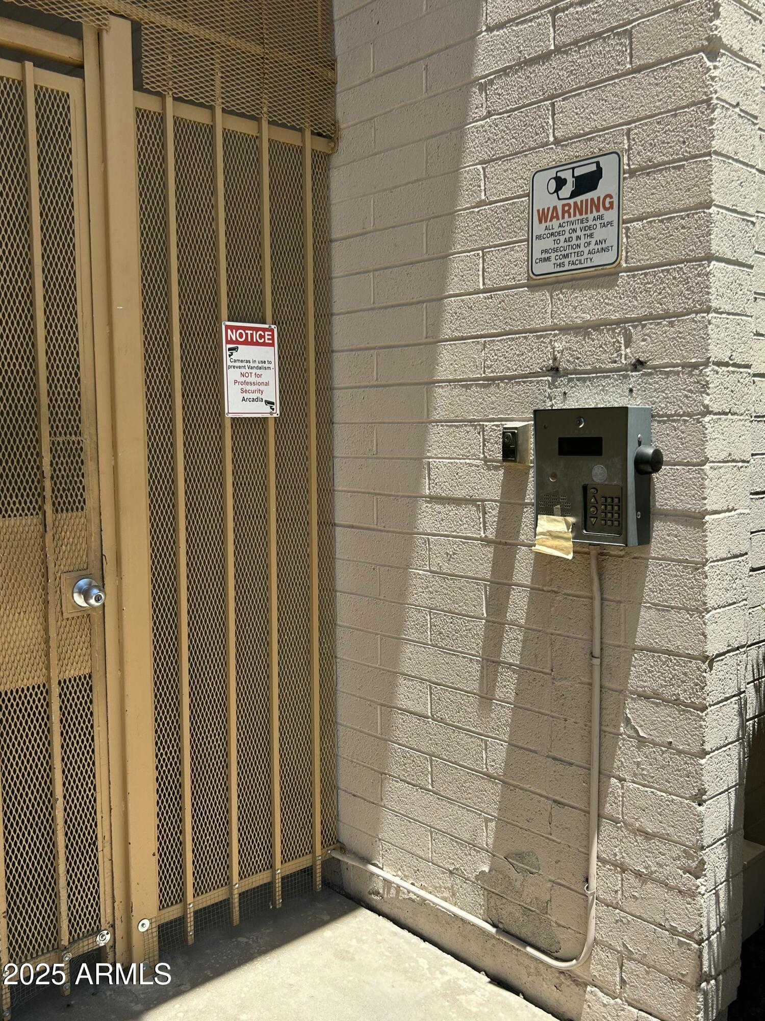 1734 W TUCKEY Lane, 14