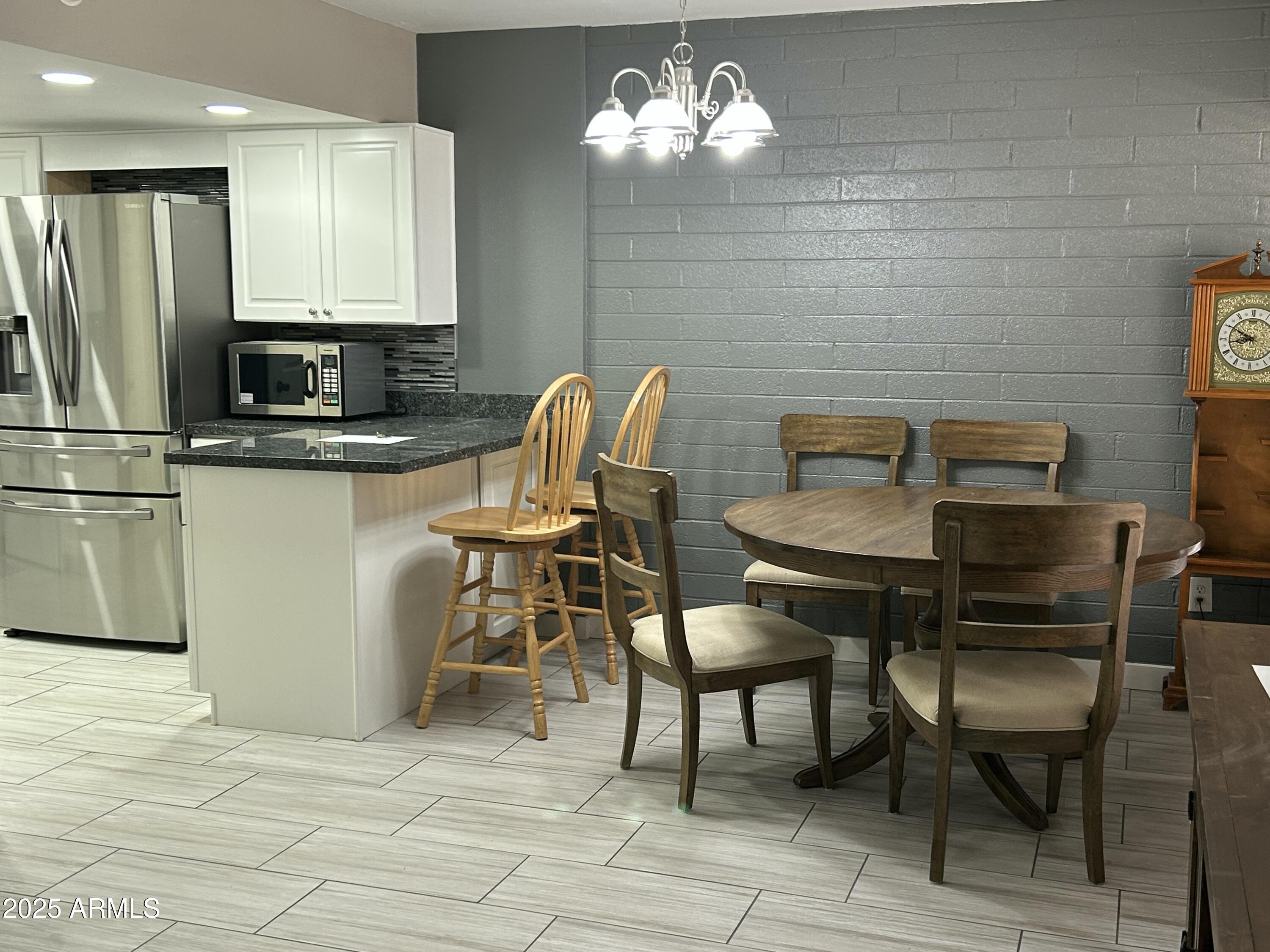 1734 W TUCKEY Lane, 14